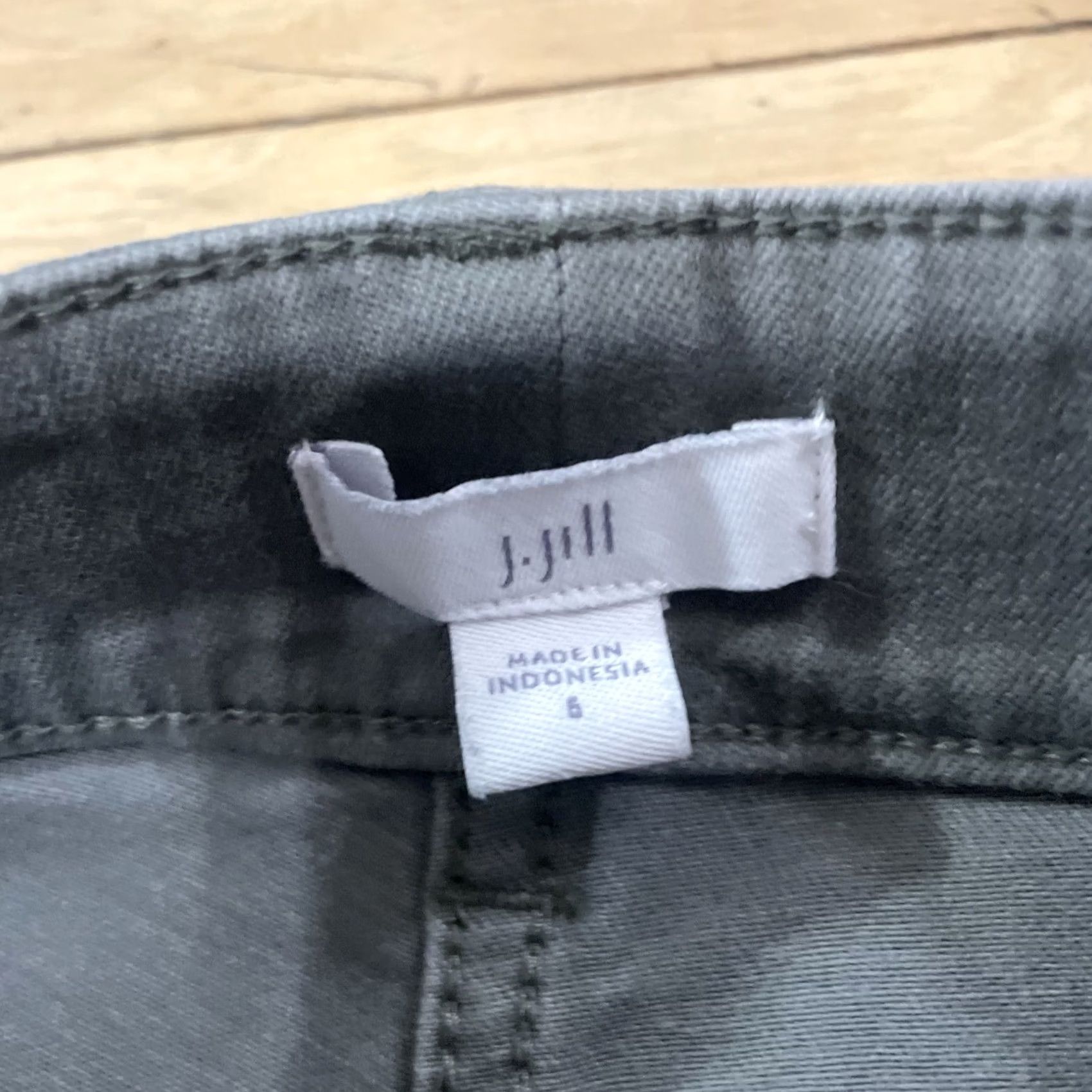 J. Jill VINTAGE J. Jill Cargo Pants Womens Size 6 Green Floral Embroidered Twill Outdoor Pockets Straight Inseam 27" Regular Mens Girls Women Size 28" / US 6 / IT 42 - 3 Thumbnail