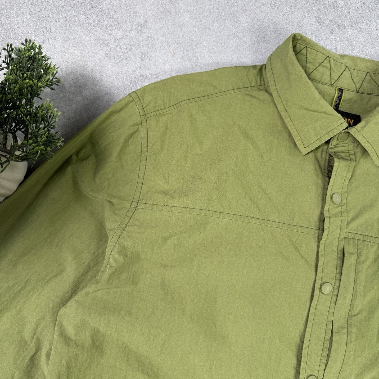 Burton Burton AK Men Linght Overshirt Jacket Nylon Green Size L Size US L / EU 52-54 / 3 - 2 Thumbnail