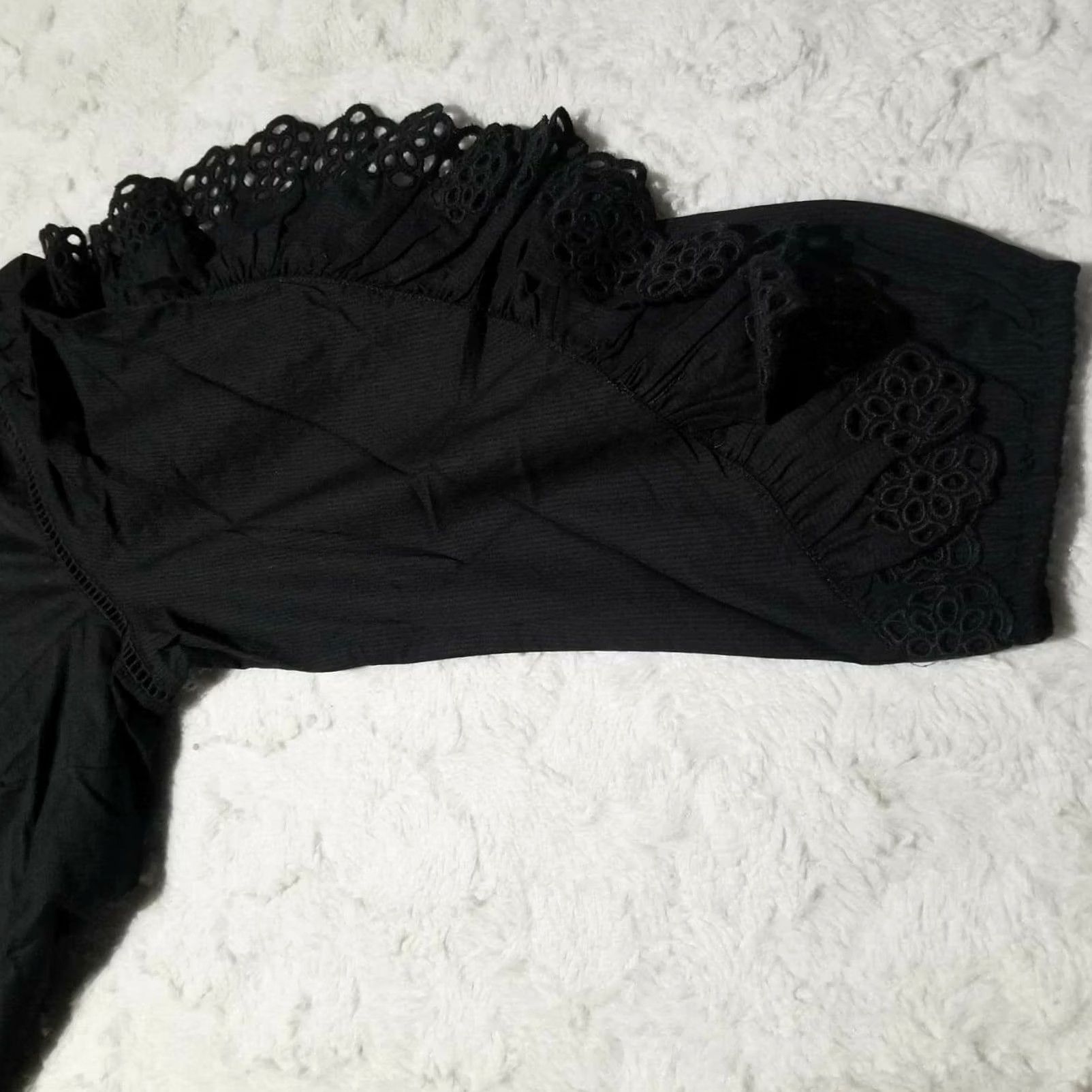 J.Crew J.CREW Blouse Women Medium Black Ruffle-Sleeve Embroidered Eyelet Mock Neck Long Sleeve AR971 Size M / US 6-8 / IT 42-44 - 2 Thumbnail