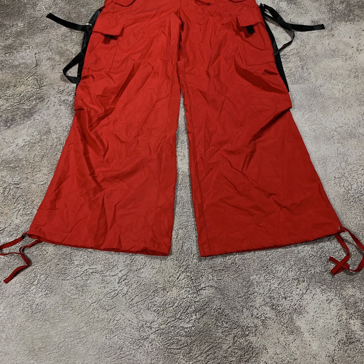 Vintage Y2K Red Baggy Cargo Pants Bondage Straps Techwear Logo 34 Size 34" / US 12 / IT 48 - 2 Thumbnail