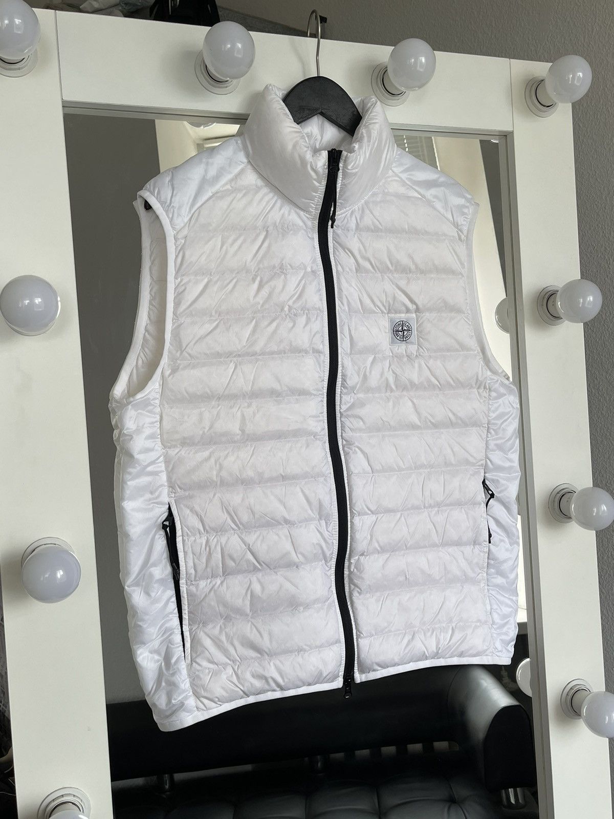 Stone Island Stone Island patch program white vest Size US M / EU 48-50 / 2 - 1 Thumbnail