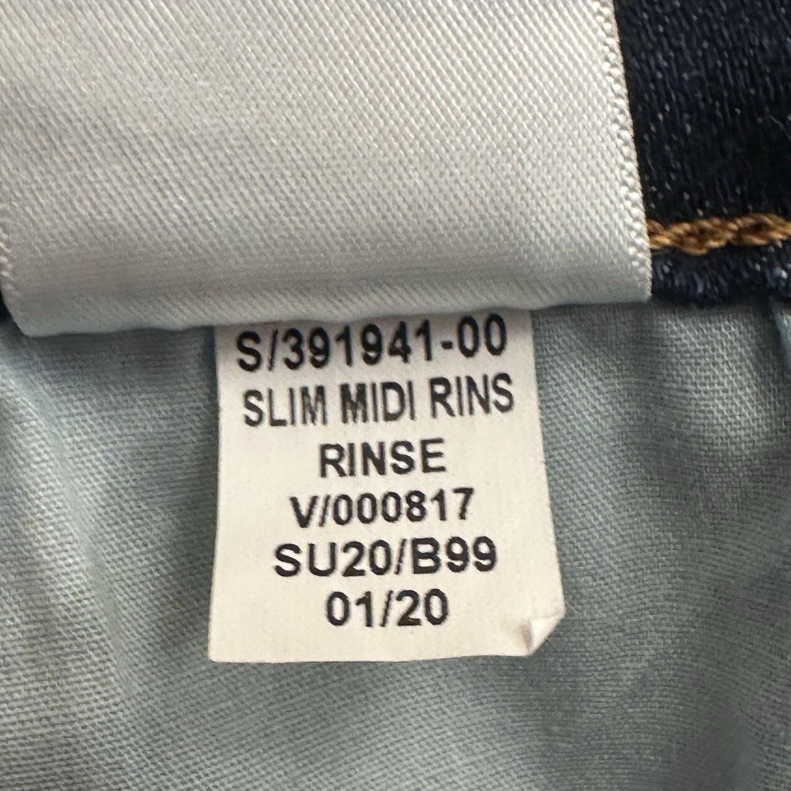 Old Navy Old Navy Slim Midi Denim Shorts Size 8 Dark Rinse Cuffed Size 30" / US 8 / IT 44 - 7 Thumbnail