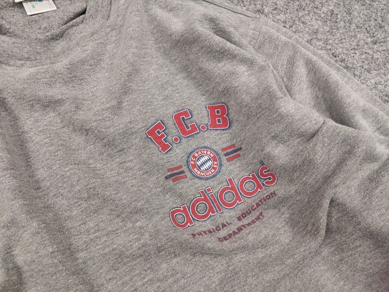 Adidas Vintage Adidas F.C. Bayern Munich Gray Crew chek sweatshirt Size US M / EU 48-50 / 2 - 8 Thumbnail