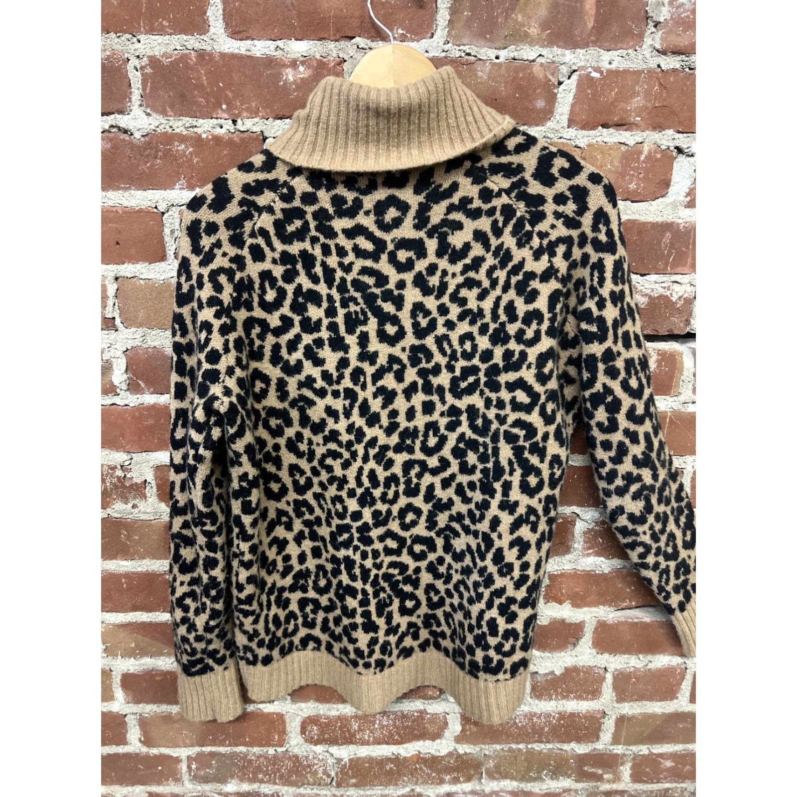 J.Crew J.Crew Animal Print Alpaca Blend Turtleneck Sweater S Women Pullover Brown 26” 23” Hem Asymmetrical Size S / US 4 / IT 40 - 3 Thumbnail