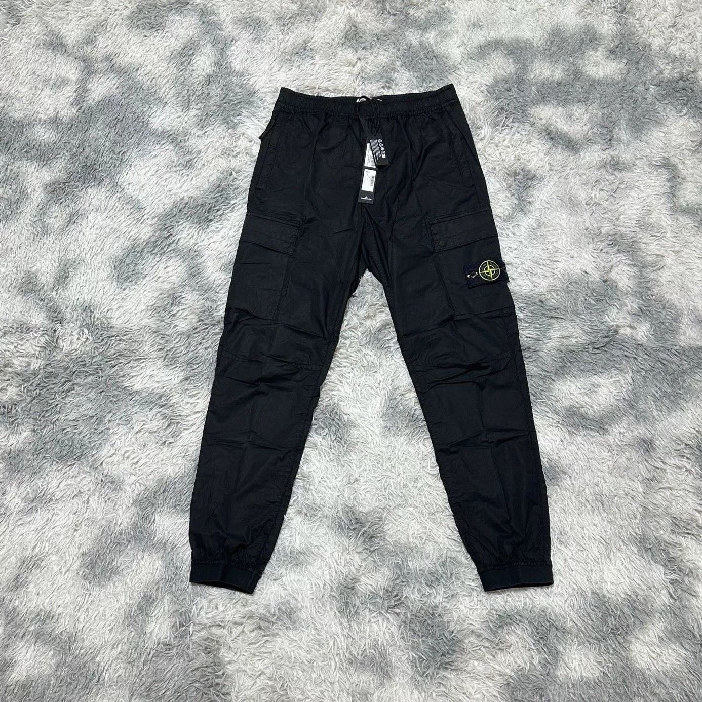 Stone Island black cargo pants by stone island Size US 32 / EU 48 - 1 Thumbnail