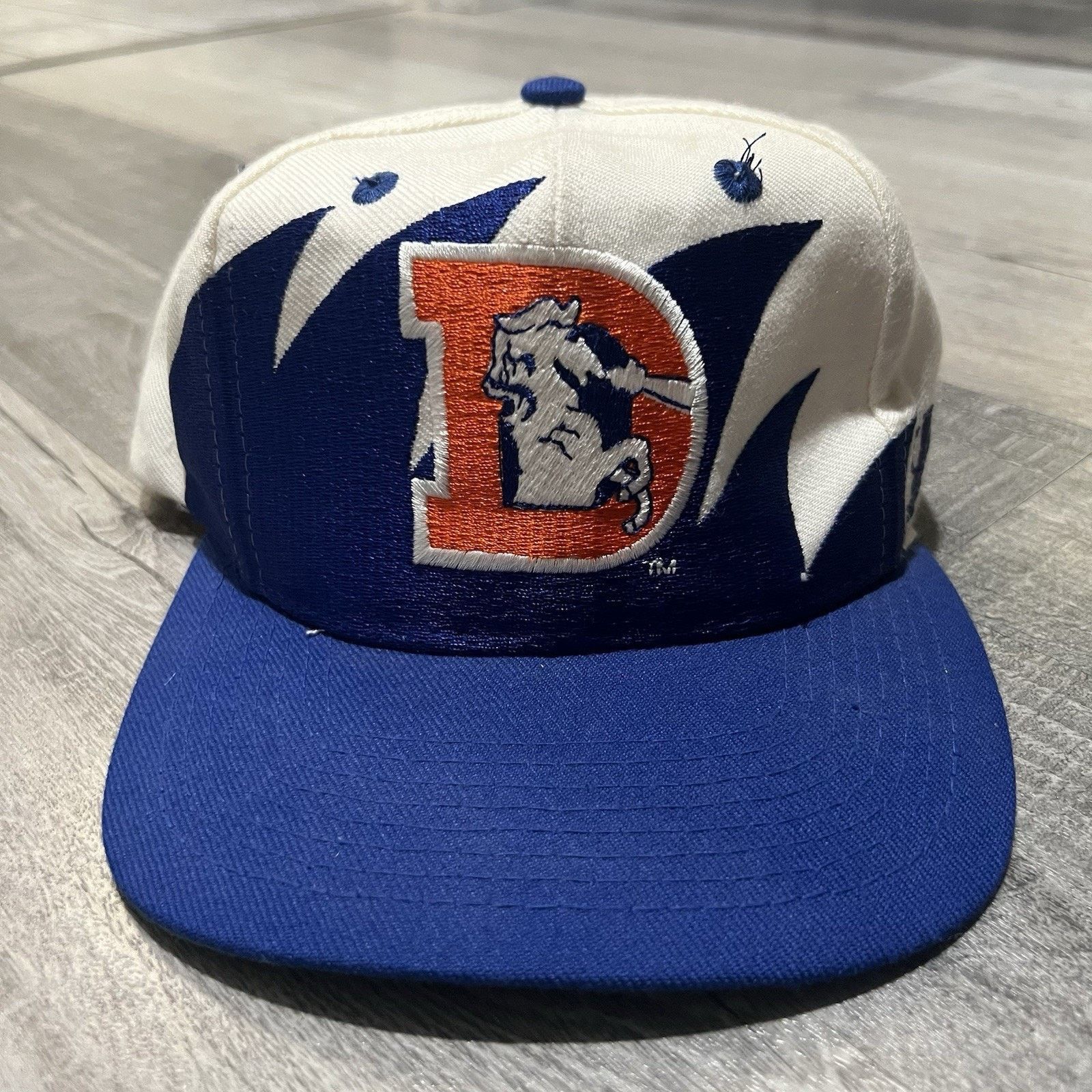 Logo Athletic Vintage SharkTooth Denver Broncos Logo Athletic 90s NFL Cap Size ONE SIZE - 1 Thumbnail
