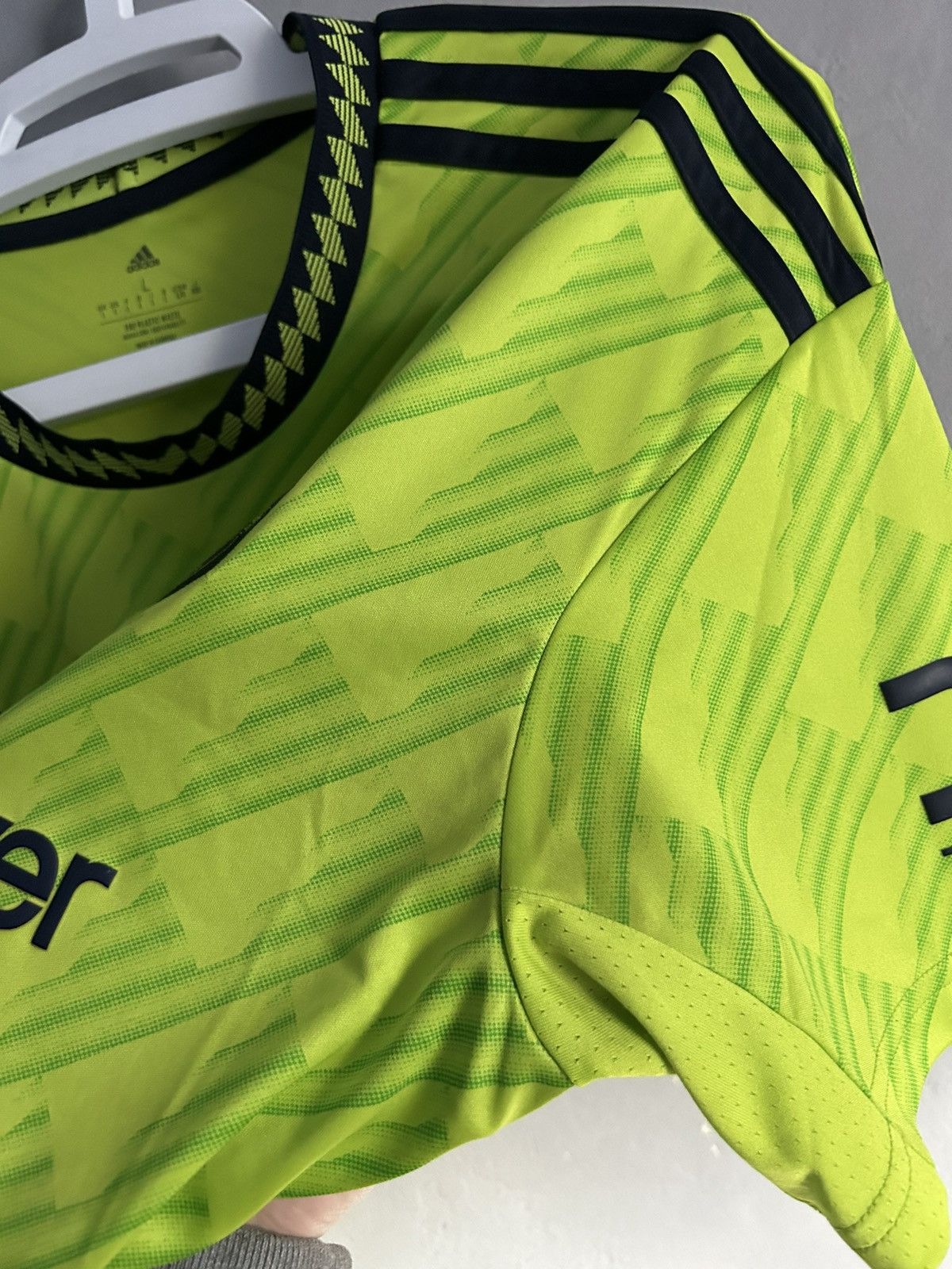 Adidas MANCHESTER UNITED Adidas 2022 2023 THIRD SOCCER JERSEY Size US L / EU 52-54 / 3 - 7 Thumbnail