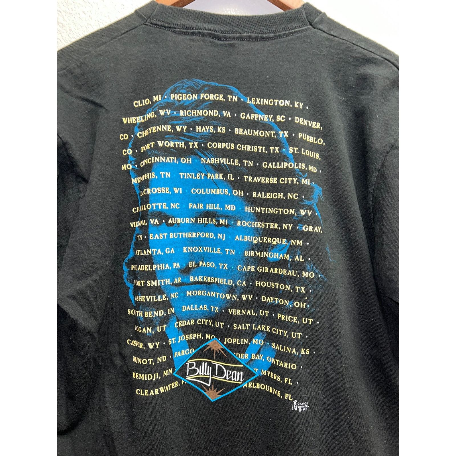 Fruit Of The Loom Vintage Billy Dean Shirt Country Music Tour Concert Tee 90s Size US L / EU 52-54 / 3 - 9 Thumbnail