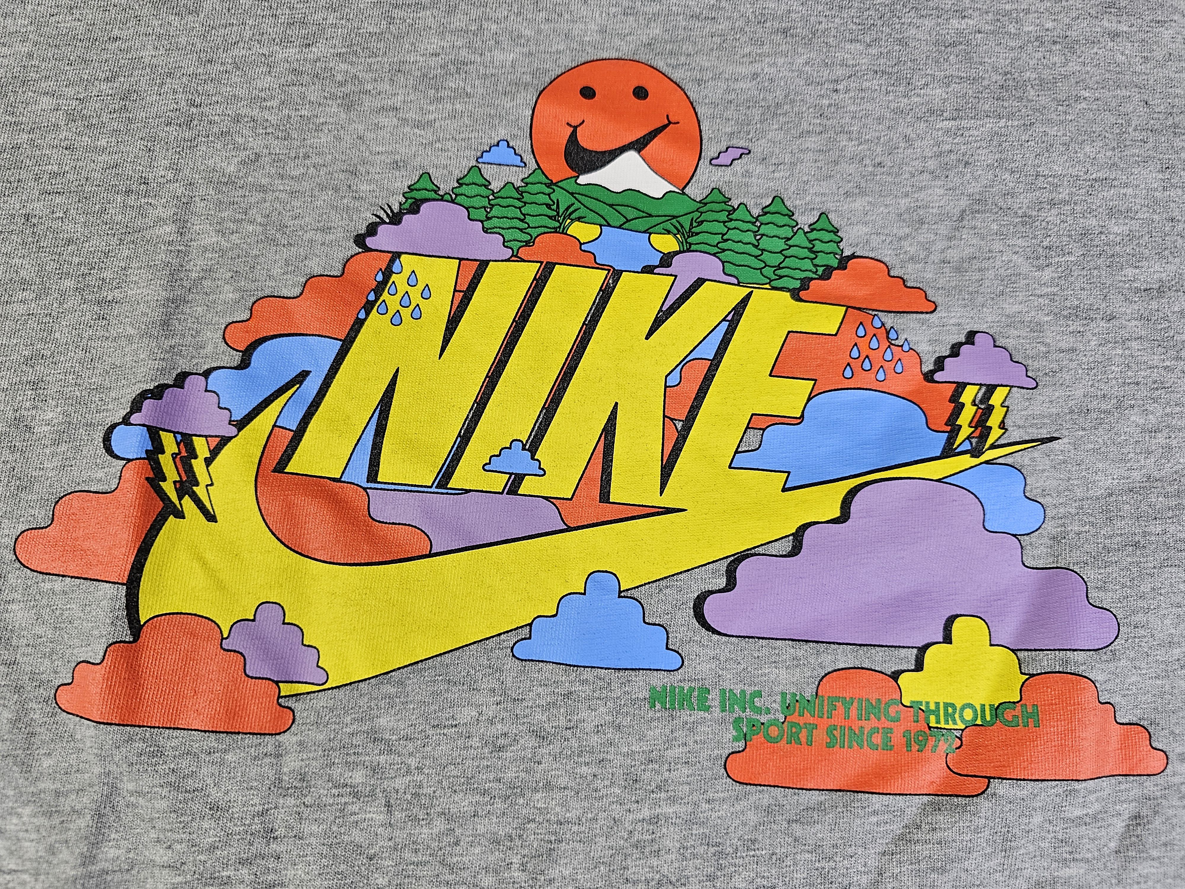 Nike Nike The Nike Tee Smiley Cloud Swoosh Graphic Gray L Size US L / EU 52-54 / 3 - 3 Thumbnail