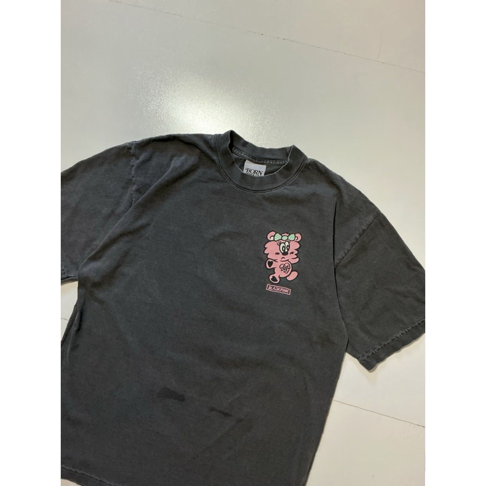 Born VINTAGE Blackpink X VERDY Born Pink Pop Up Experience Official Merch Graphic T-Shirt MD Mens Medium Gray Charcoal 90s? Size US M / EU 48-50 / 2 - 4 Thumbnail