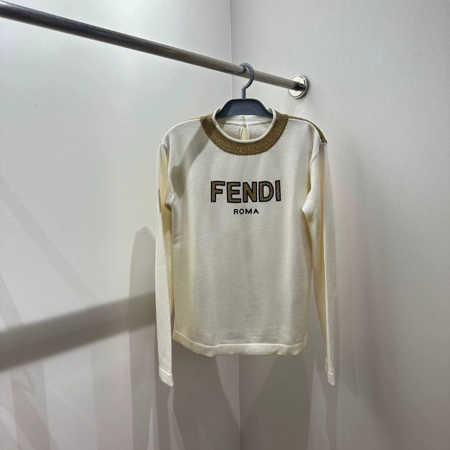 Fendi Fendi Gold Thread Logo Wool Knit Long-Sleeve 40 Size S / US 4 / IT 40 - 1 Thumbnail