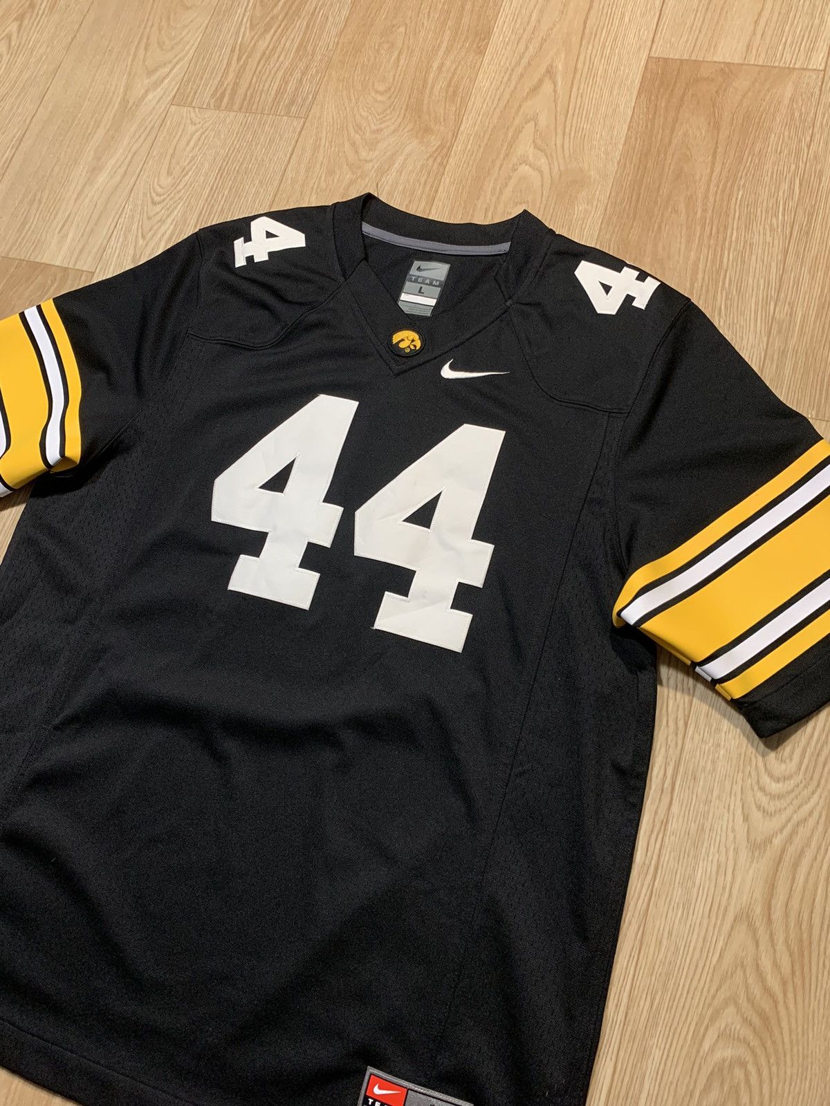 Nike Vintage Nike Iowa Hawkeyes 44 Jersey T-Shirt Size US L / EU 52-54 / 3 - 2 Thumbnail