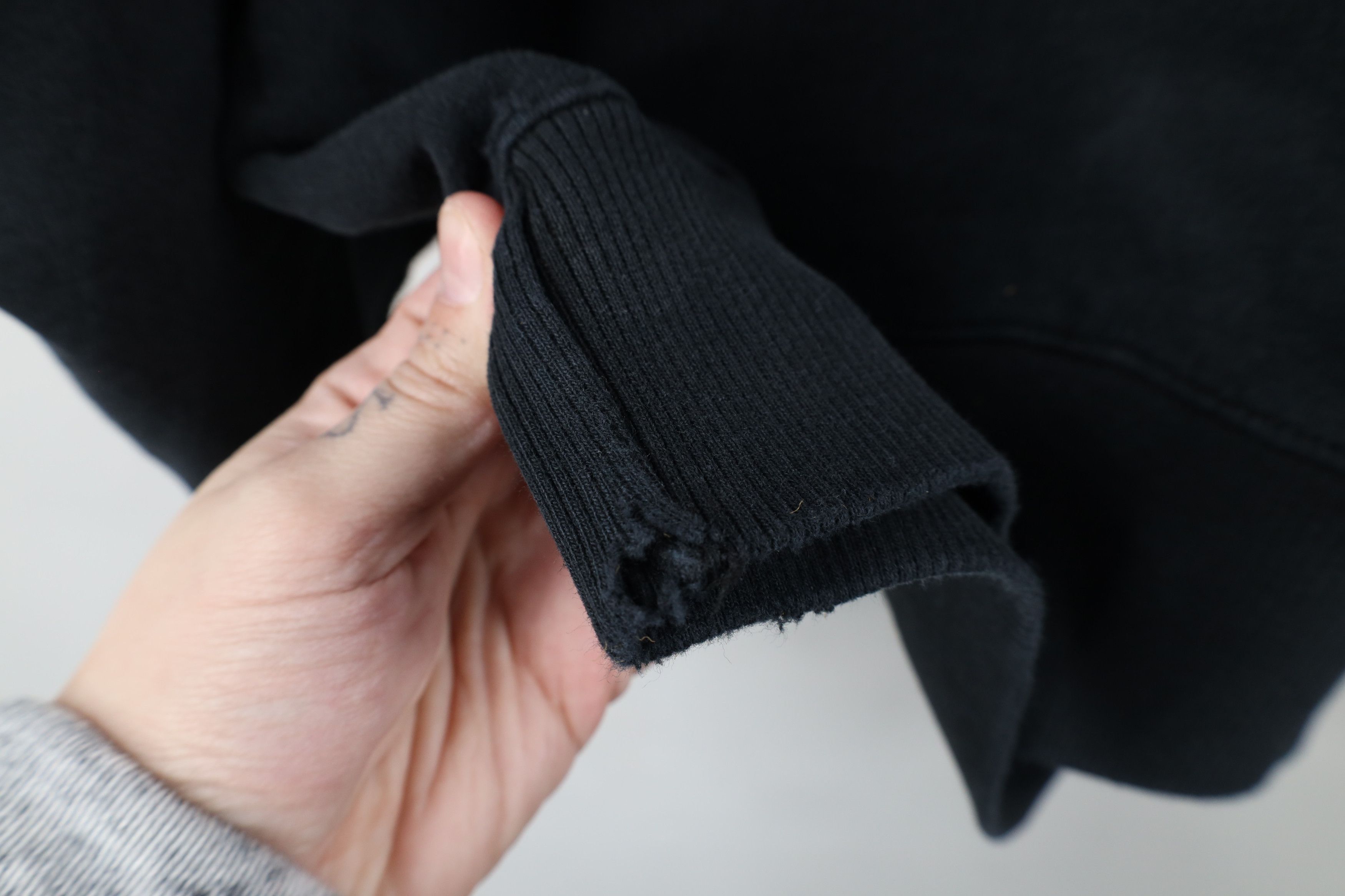 Champion × Vintage Vintage 90s Champion Cut Off Crewneck Sweatshirt Black Size US L / EU 52-54 / 3 - 11 Thumbnail