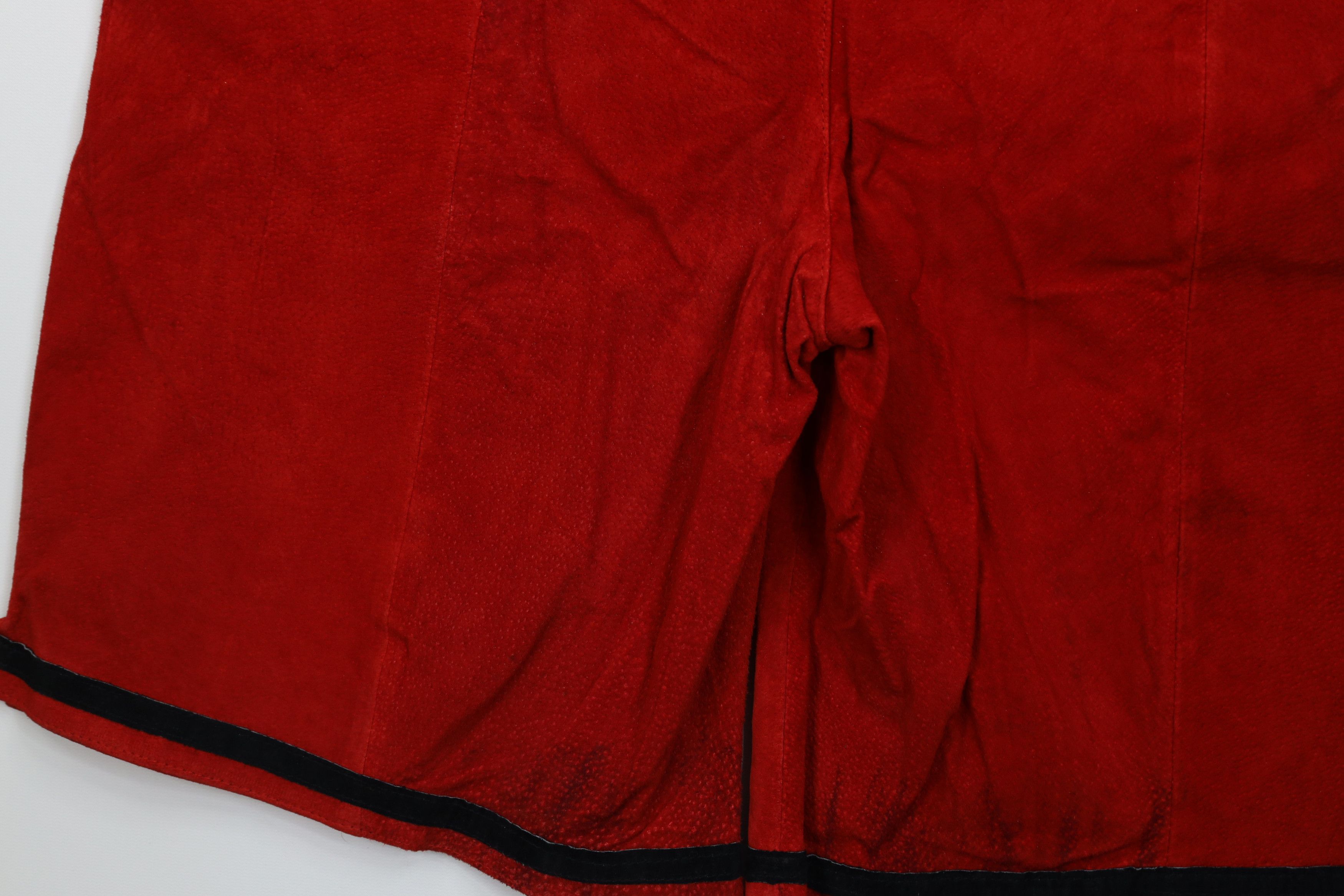 Vintage Vintage 90s Streetwear Pleated Suede Leather Shorts Red Size US 36 / EU 52 - 13 Thumbnail