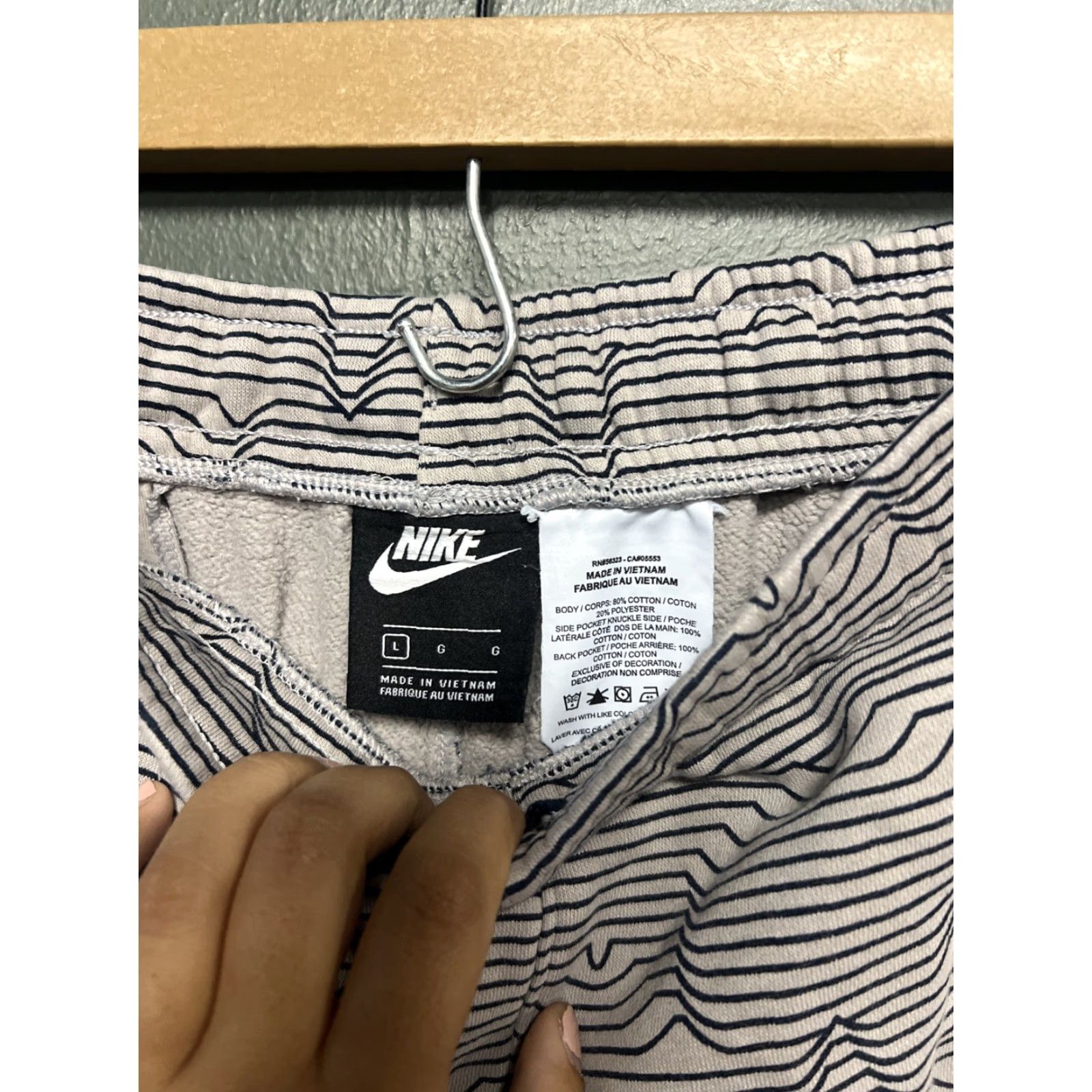 Nike Nike Shorts Mens Small Wave Stripe Drawstring Athletic DM7949 Swoosh Large Size US 33 - 2 Thumbnail