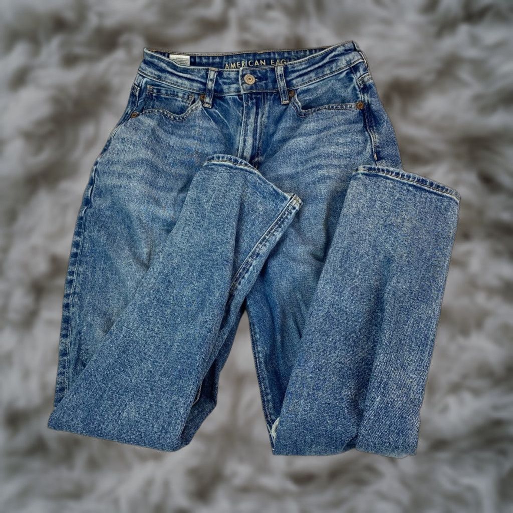 American Eagle Outfitters American Eagle Womens Mom Jeans Size 2 Blue Ripped Mid Rise Medium Wash Size 26" / US 2 / IT 38 - 1 Thumbnail
