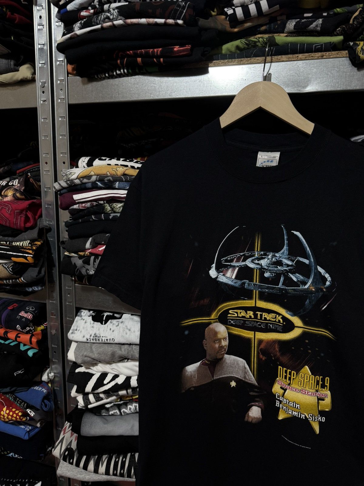 Vintage Vintage 2000 Star Trek Deep Space Inc Benjamin Sisko T-Shirt Size US L / EU 52-54 / 3 - 3 Thumbnail