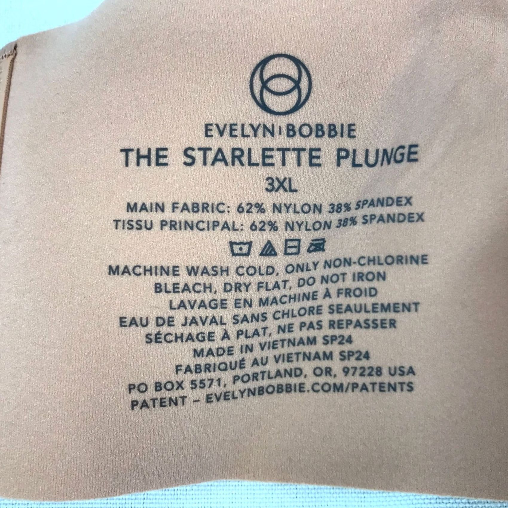 Bobbies EVELYN BOBBIE Women's Bra 3XL T-Shirt Plunge Himalayan Salt The Starlette Plunge Bra Womens 3XL EVELYN BOBBIE Size ONE SIZE - 5 Thumbnail