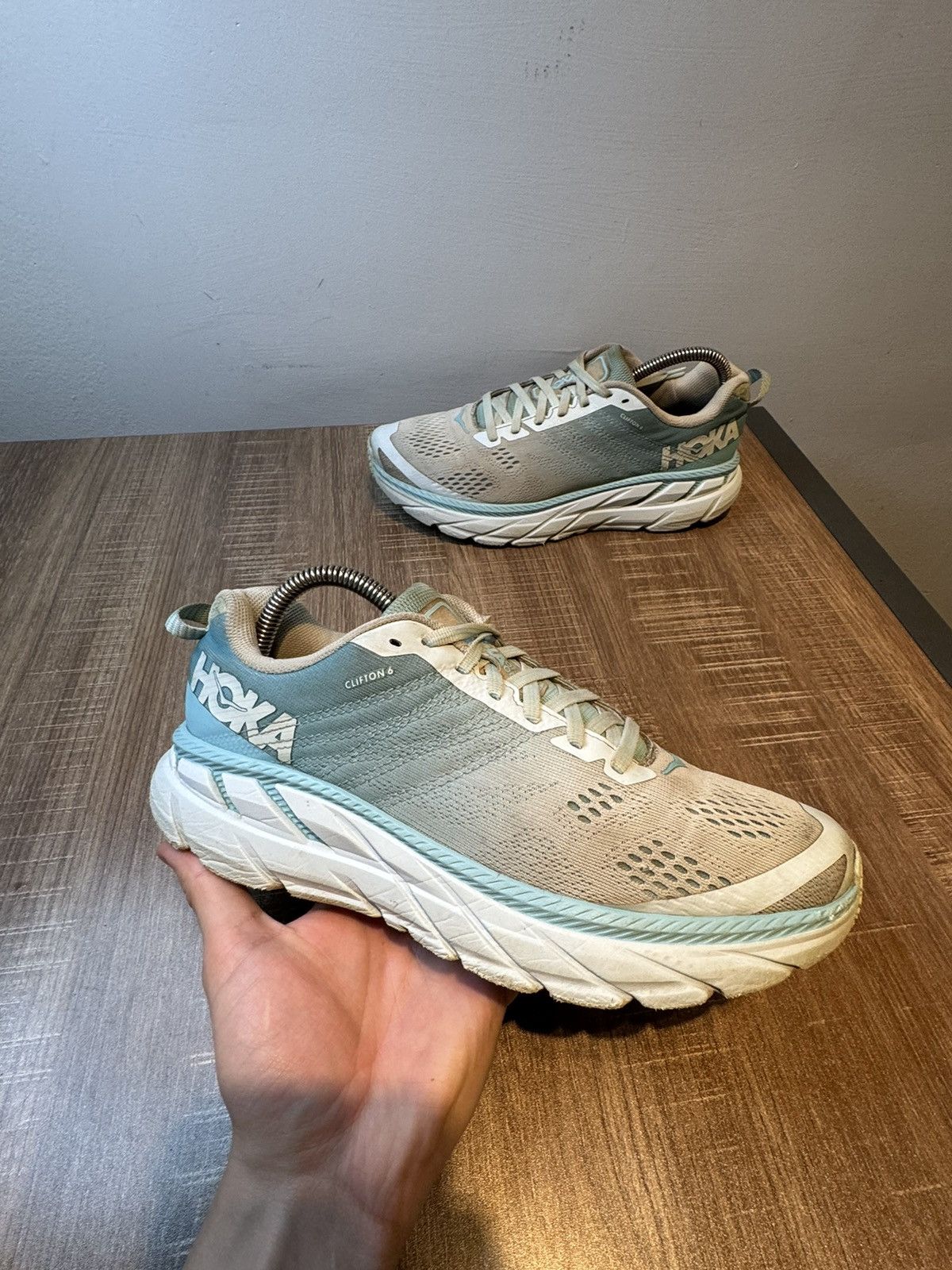 Hoka Hoka One One Womens Clifton 6 1102873 ASWB White Size 8 Size US 8 / IT 38 - 1 Thumbnail