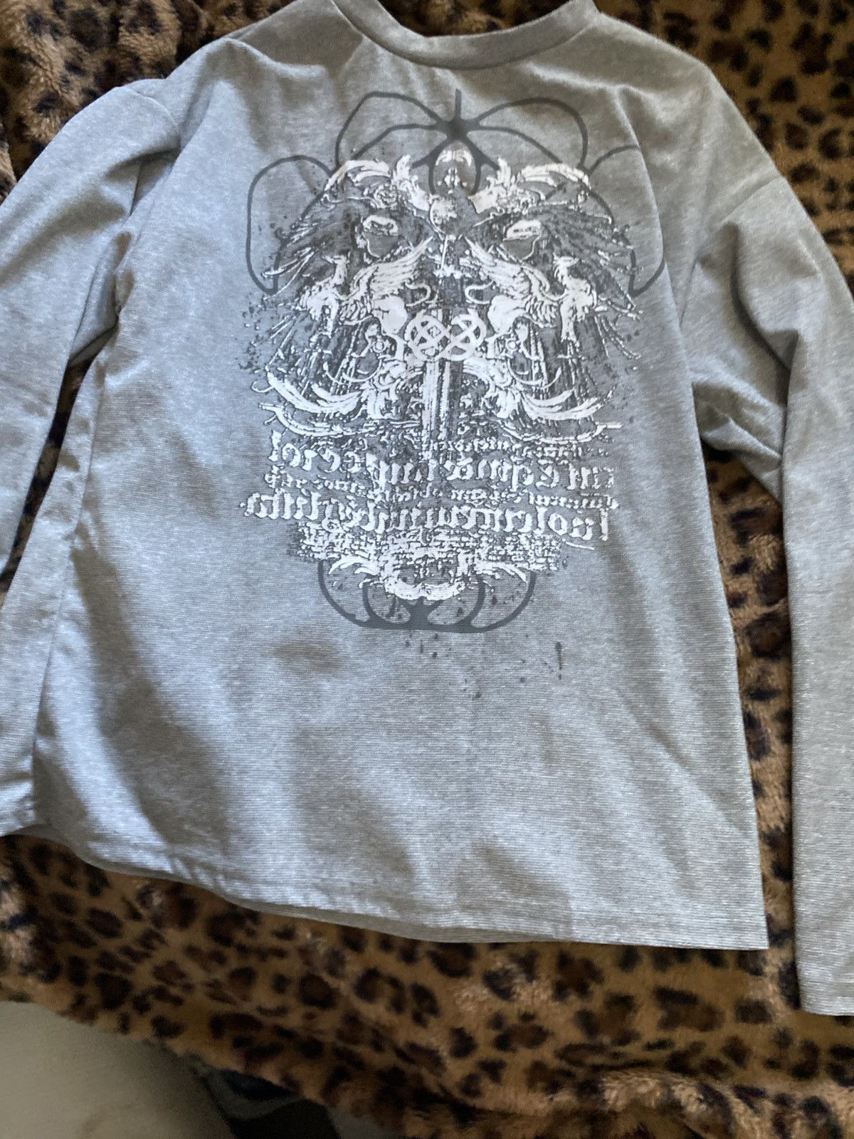 Shein Grunge/Emo Grey Baggy Long-Sleeve Tee Size S / US 4 / IT 40 - 2 Thumbnail
