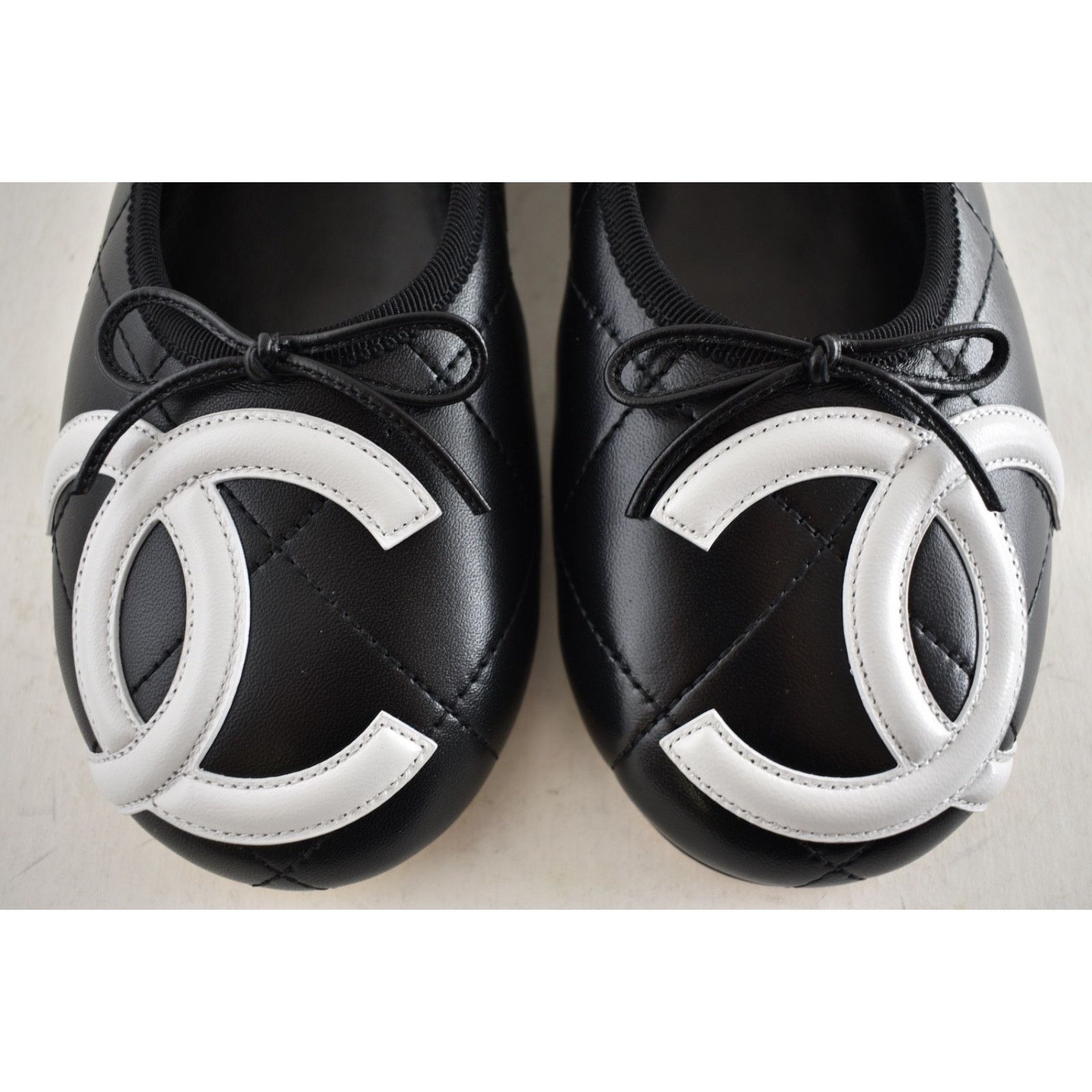 Chanel Chanel Coco Beach Cambon Black White CC XL Ballet Flat 38 Size US 8 / IT 38 - 10 Thumbnail