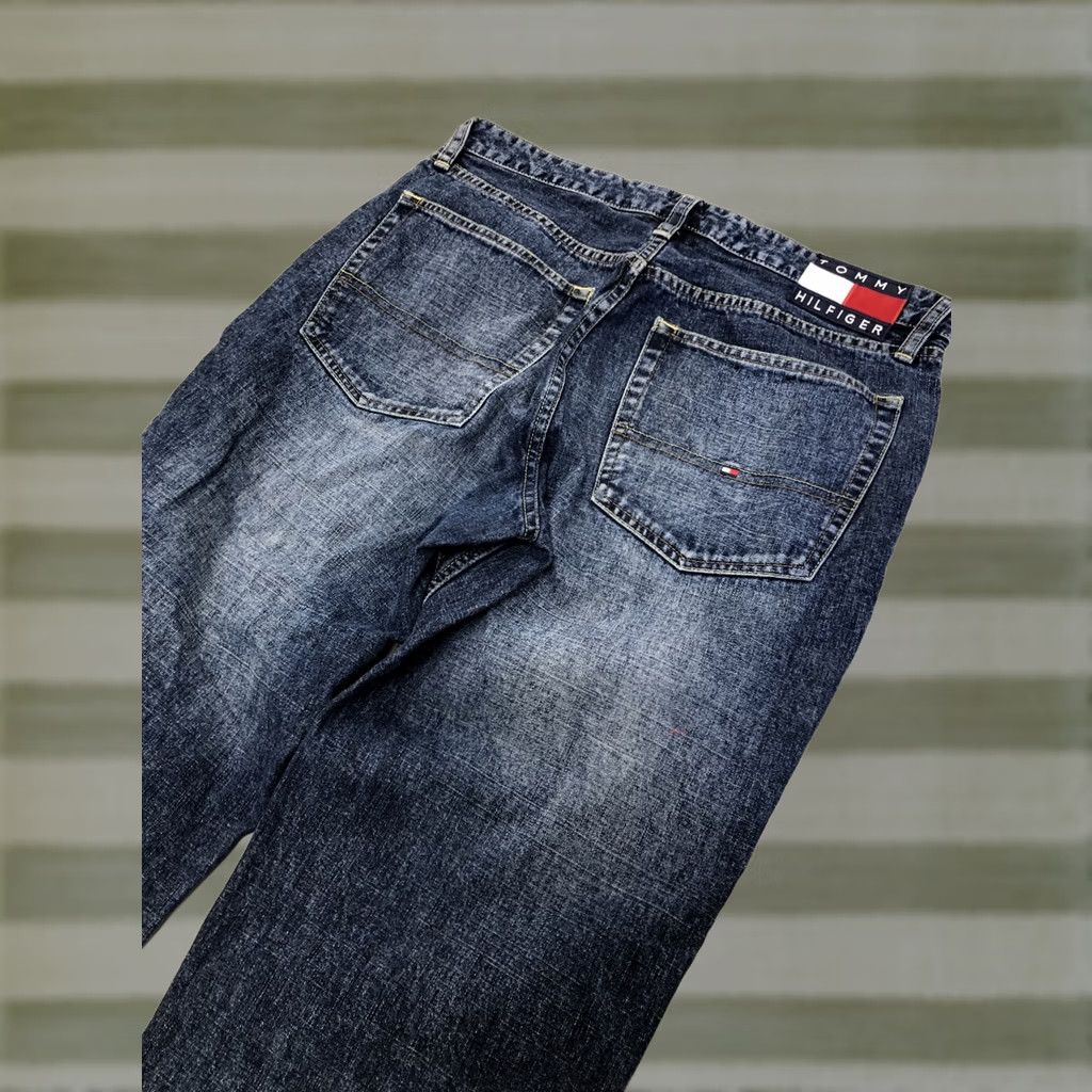 Tommy Hilfiger VINTAGE 90s Tommy Hilfiger Men Jeans 100% Cotton Denim Big Logo Size 34x25 Blue Size US 34 / EU 50 - 1 Thumbnail