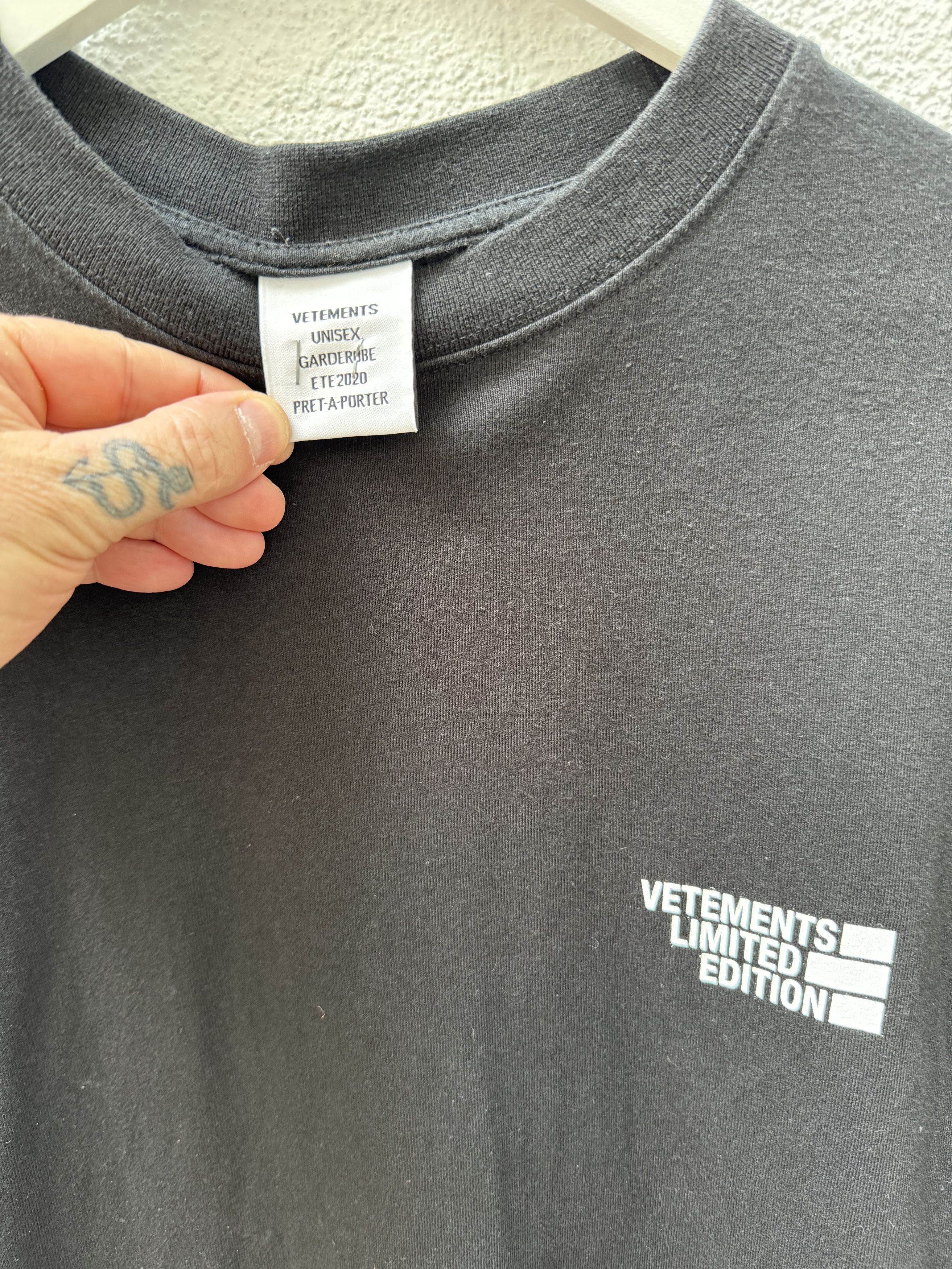 Vetements Vetements Oversized T-shirt - Black Size US S / EU 44-46 / 1 - 4 Thumbnail