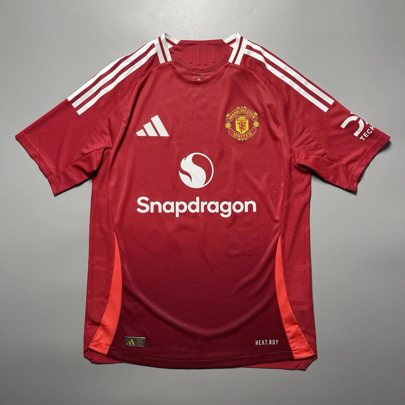 Adidas MAN UNITED ADIDAS 2024/2025 FOOTBALL HOME JERSEY #23 SHAW Size US M / EU 48-50 / 2 - 2 Thumbnail