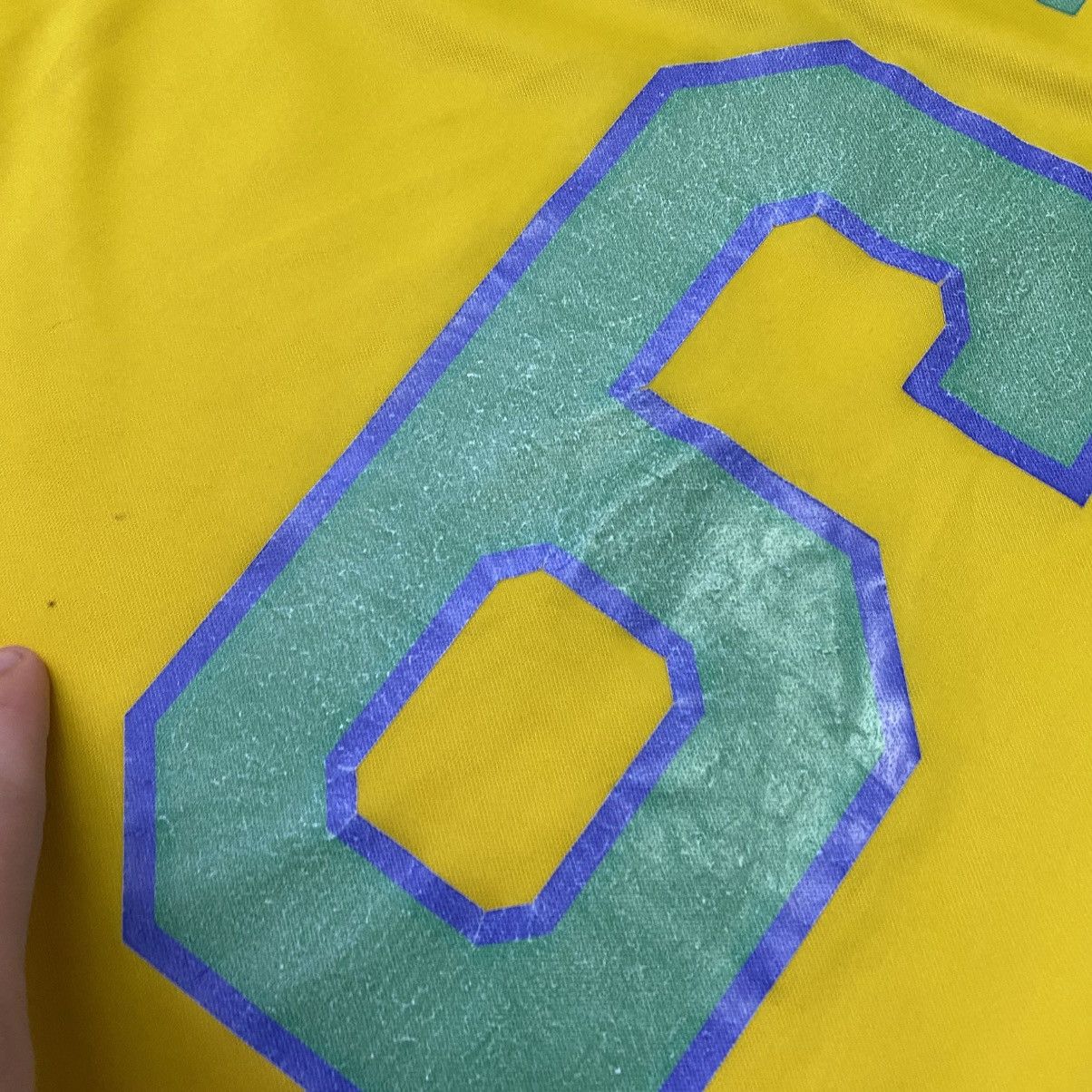 Vintage Vintage Nike Brazil Style Roberto Carlos 90’s soccer jersey Size US L / EU 52-54 / 3 - 14 Thumbnail