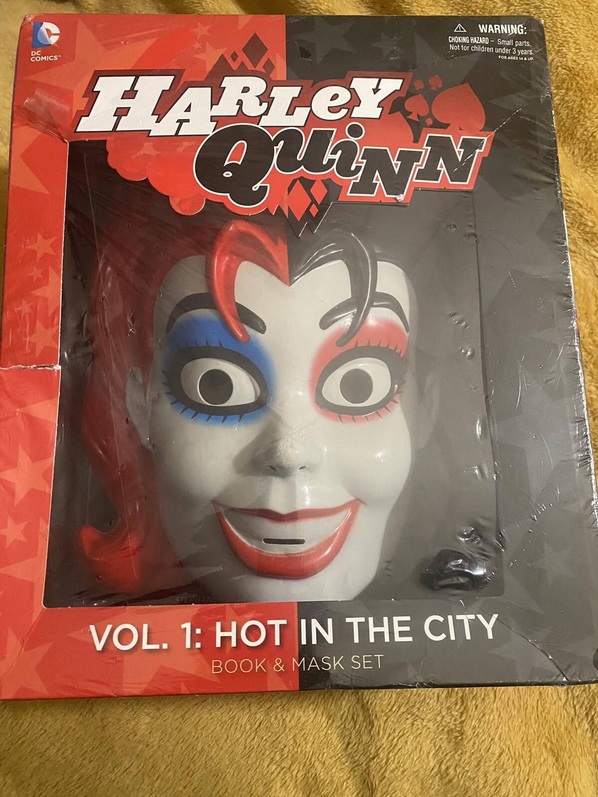 Other DC Comics Harley Quinn Mask Book Set Vol.1 Hot in the City Size ONE SIZE - 1 Thumbnail