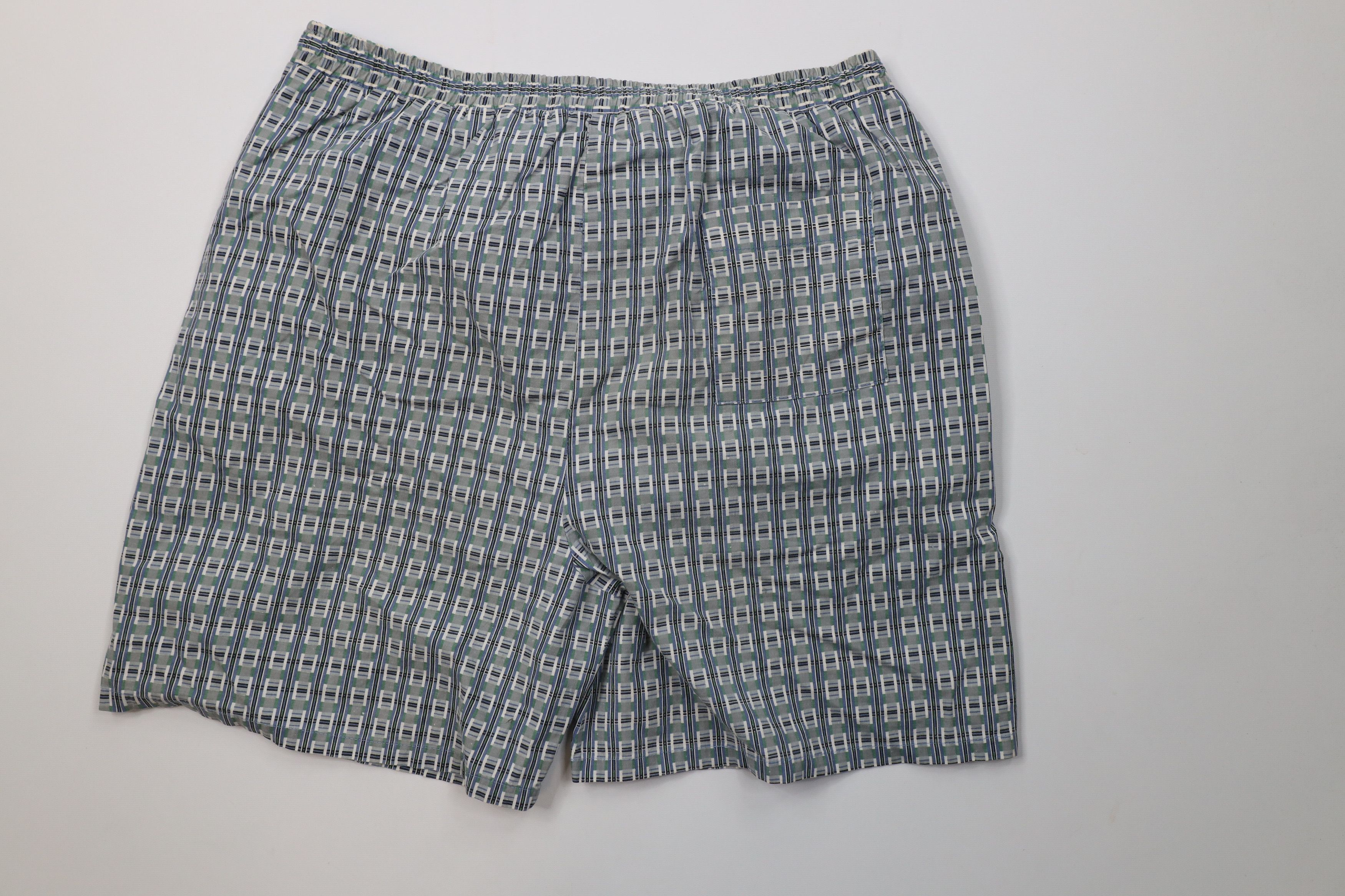 Vintage Vintage 90s Streetwear Geometric Lined Shorts Swim Trunks Size US 34 / EU 50 - 9 Thumbnail