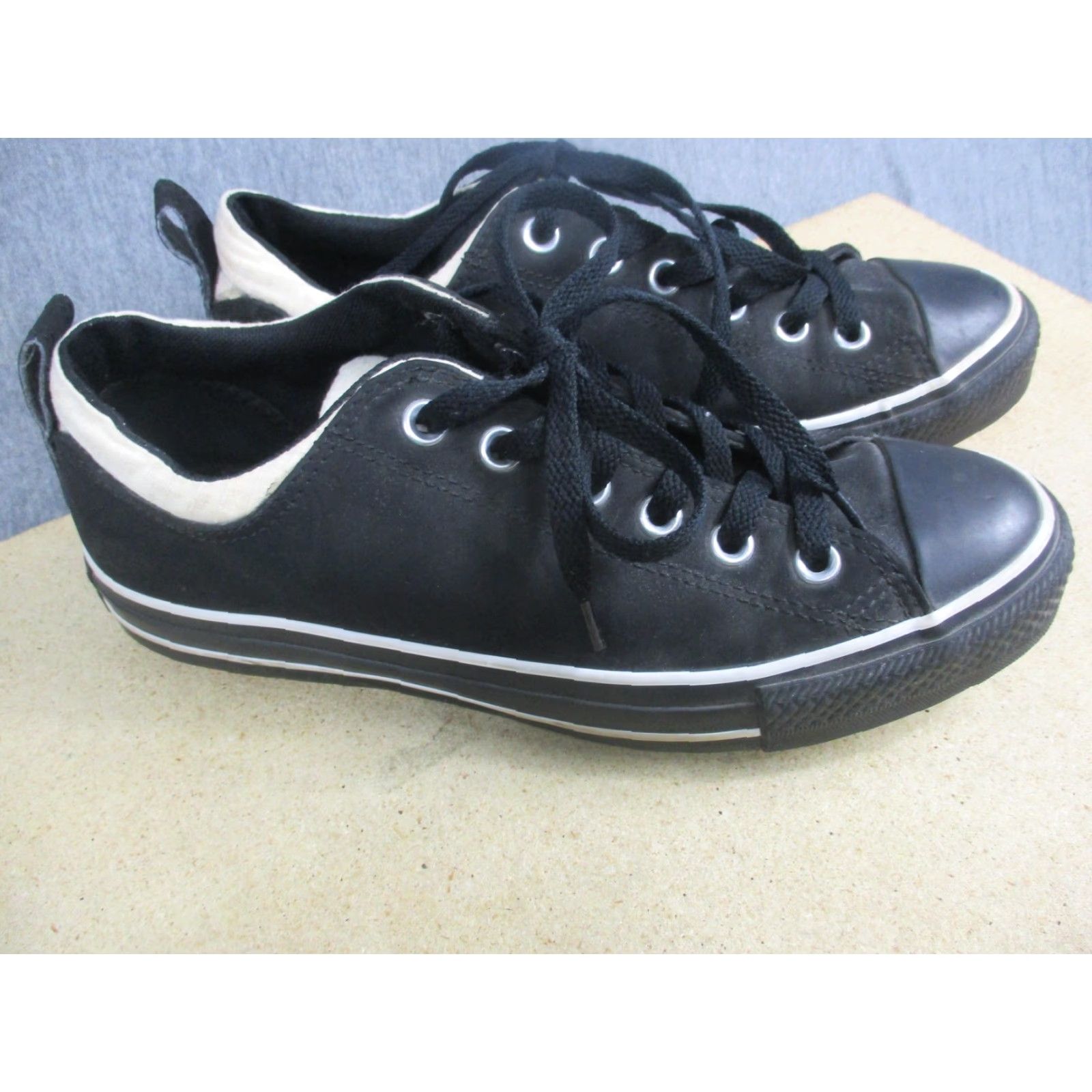 Converse Converse Chuck Taylor All Star Shoes Mens Size 7 Womens 9 Black Low Top 137662C Size M / US 6-8 / IT 42-44 - 2 Thumbnail