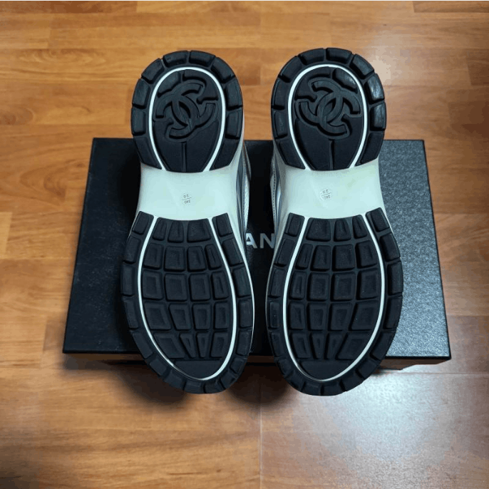 Chanel Chanel Low-Top Sneakers Size US 8 / IT 38 - 3 Thumbnail