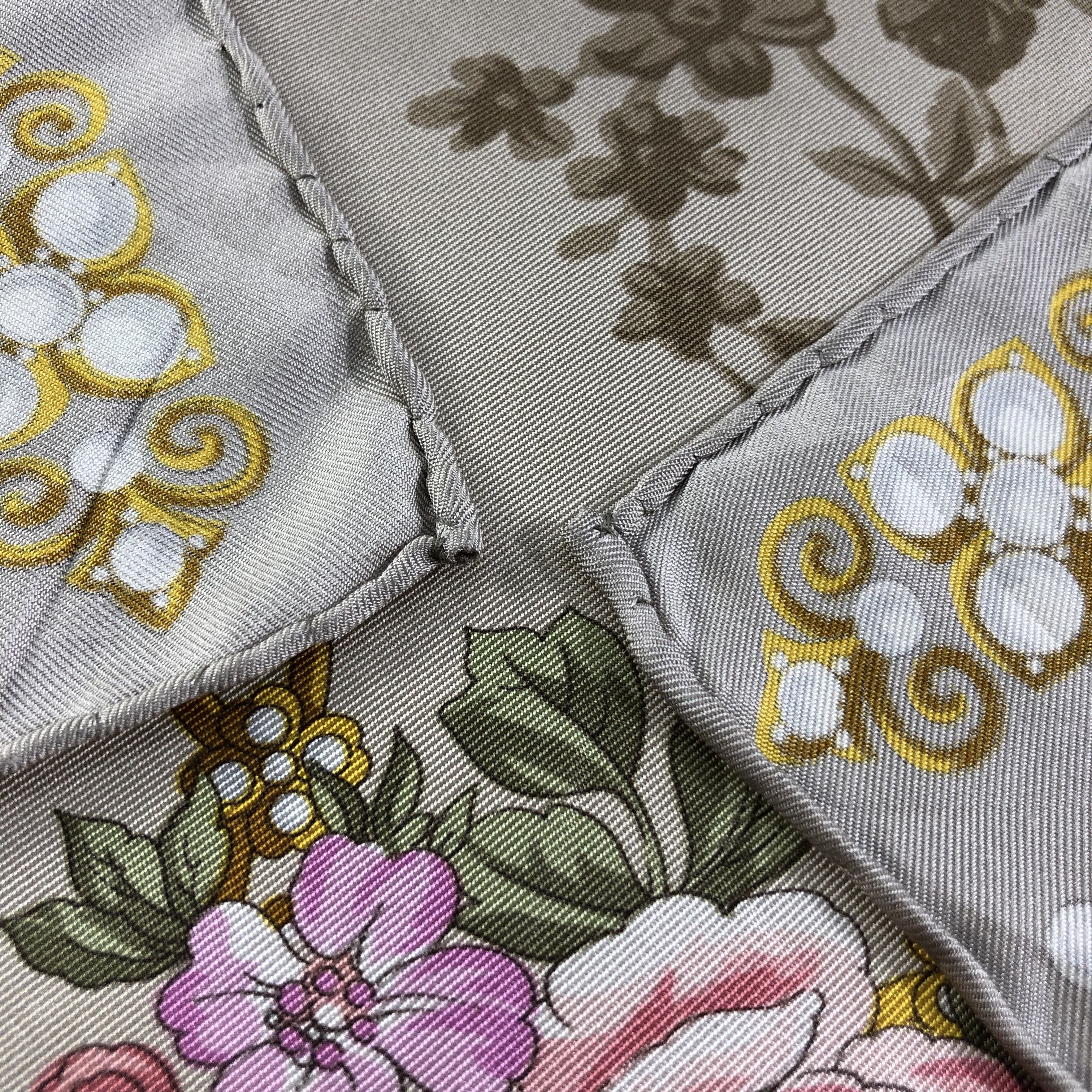 Japanese Brand Valentino Floral Luxury Silk Scarf M480 Size ONE SIZE - 4 Thumbnail