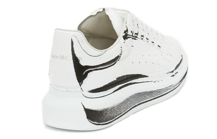 Alexander McQueen o1w1db10725 Oversized Sneaker in Black/White Size US 7 / EU 40 - 5 Thumbnail