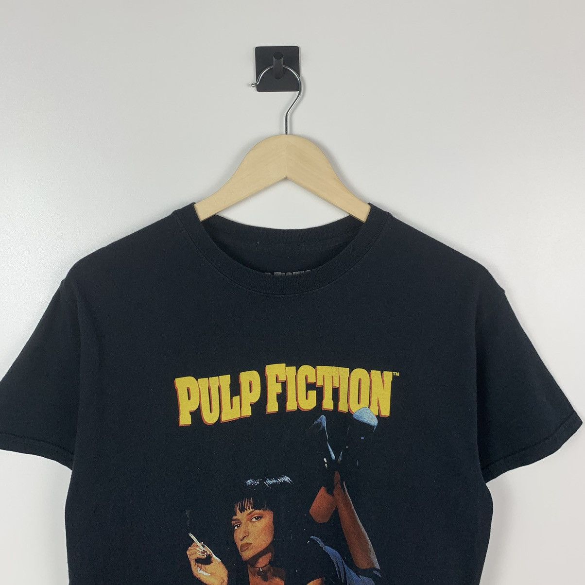Fruit Of The Loom Pulp Fiction Big Logo Cult Movie Tee Black Size M Y2K Size US M / EU 48-50 / 2 - 2 Thumbnail