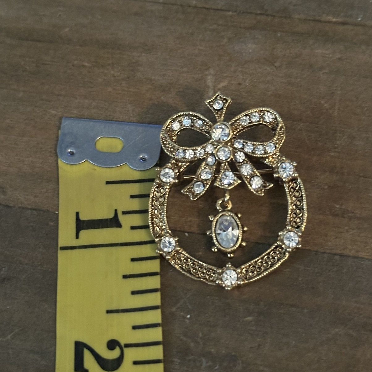 Other × Vintage Vintage 1928 rhinestone bow wreath brooch Size ONE SIZE - 2 Thumbnail