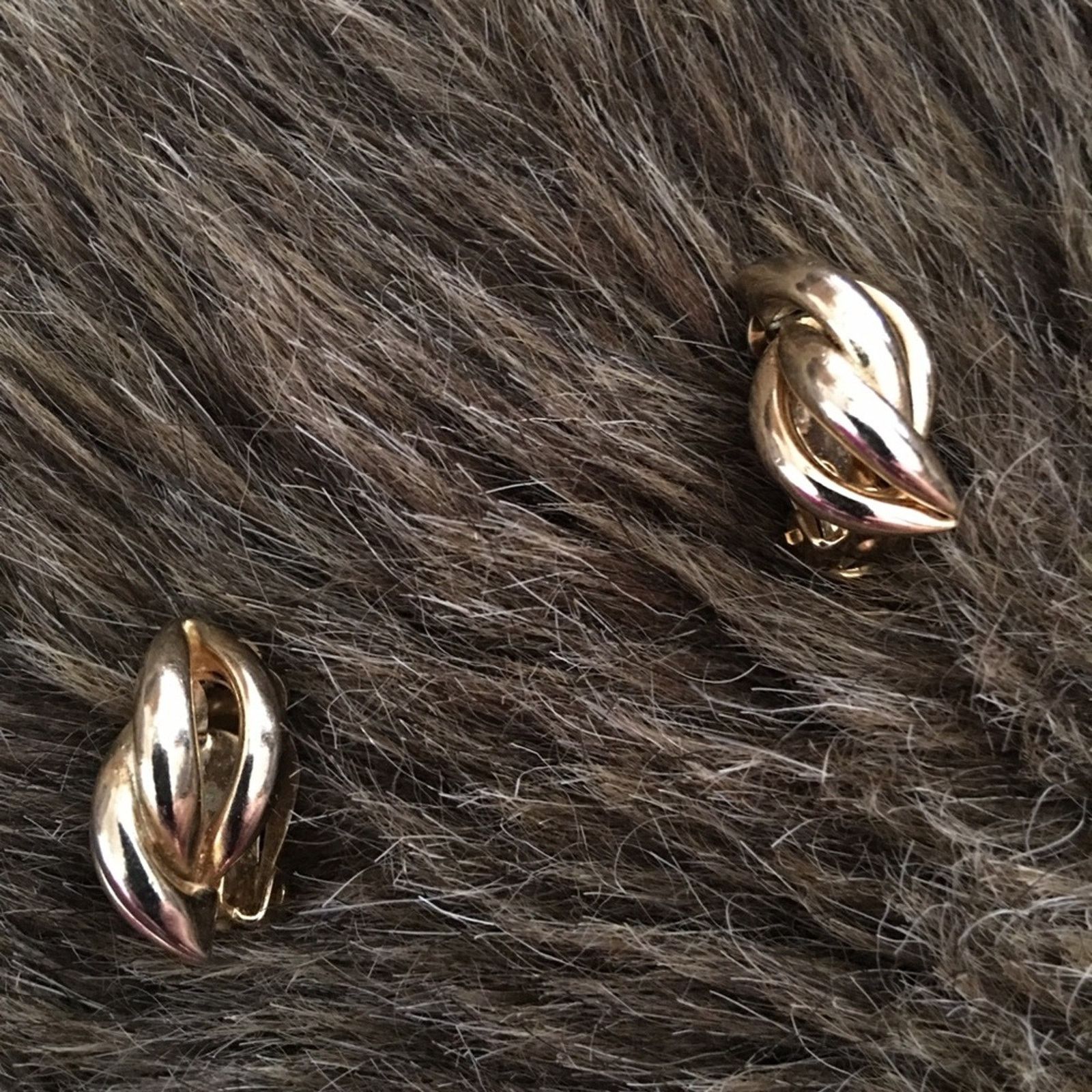 Vintage Vintage gold tone twisted bow style clip earrings Size ONE SIZE - 2 Thumbnail