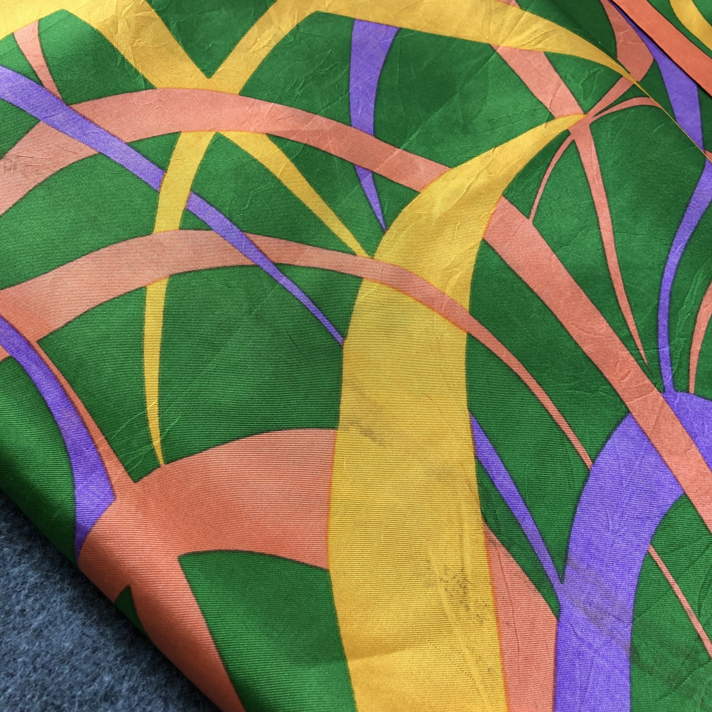Japanese Brand Luxury Abstract Hand Rolled Silk Scarf M450 Size ONE SIZE - 7 Thumbnail