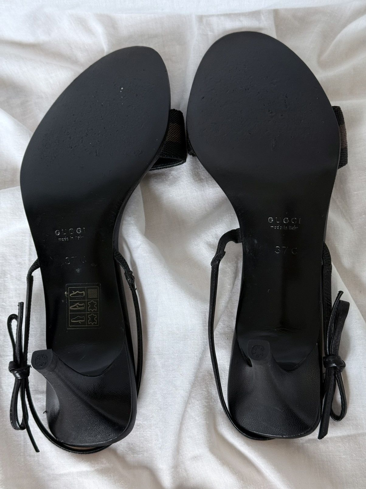 Gucci Gucci Black Leather Mules Sandals Bows Size US 7 / IT 37 - 9 Thumbnail