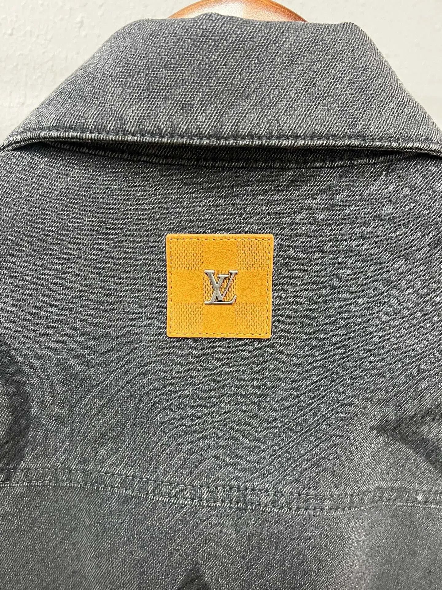 Louis Vuitton louis vuitton black washed denim jacket. Size US XXL / EU 58 / 5 - 4 Thumbnail