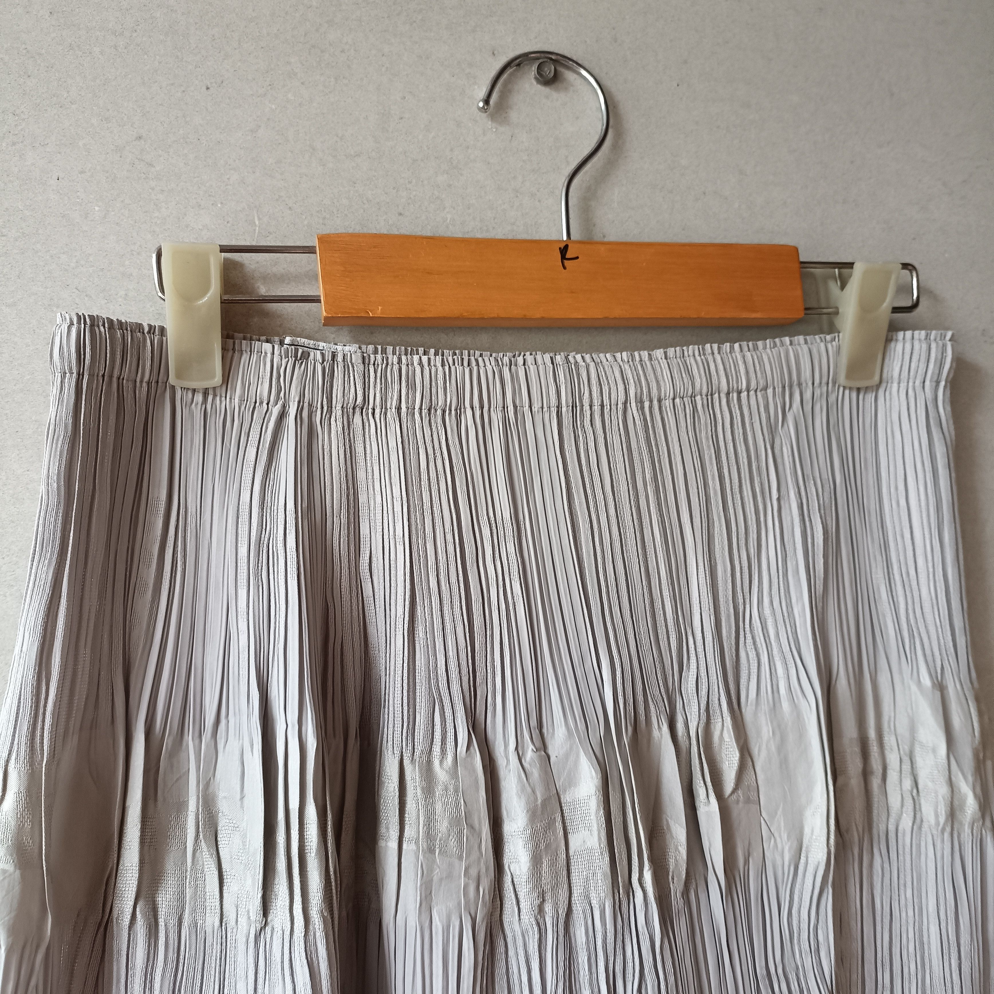 Issey Miyake Issey Miyake Fete Skirt Pleated Flower Patern Size 30" / US 8 / IT 44 - 3 Thumbnail