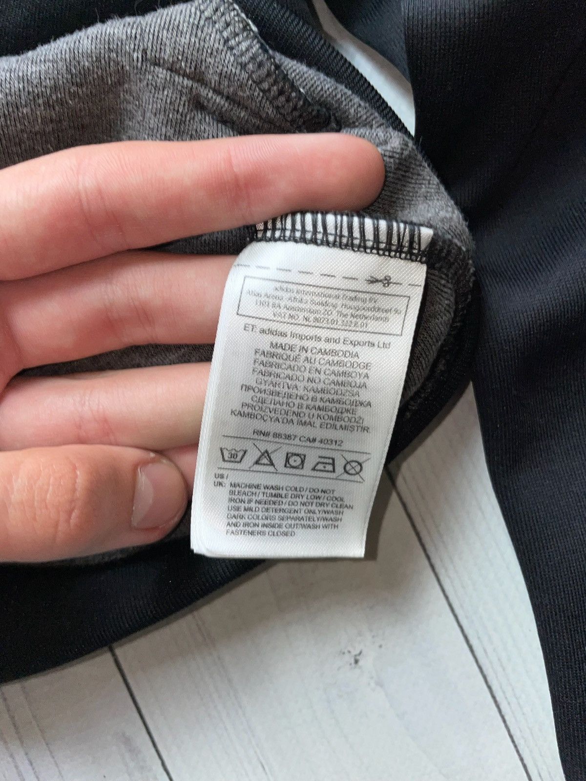 Adidas × Vintage Vintage adidas originals tracksuit logo striped Size US M / EU 48-50 / 2 - 6 Thumbnail