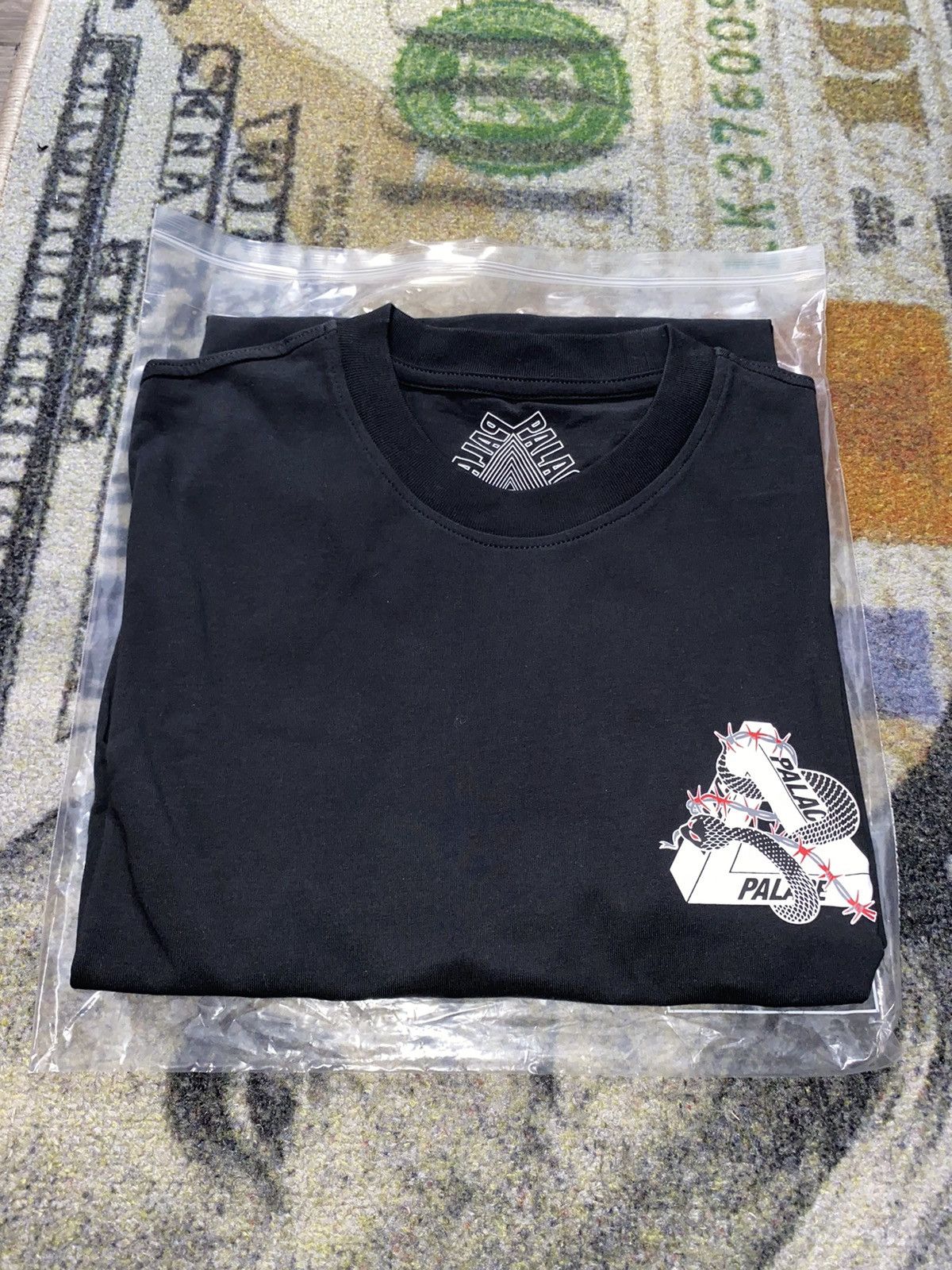 Palace Palace Hesh Mit Fresh T-Shirt Black Size US S / EU 44-46 / 1 - 1 Thumbnail