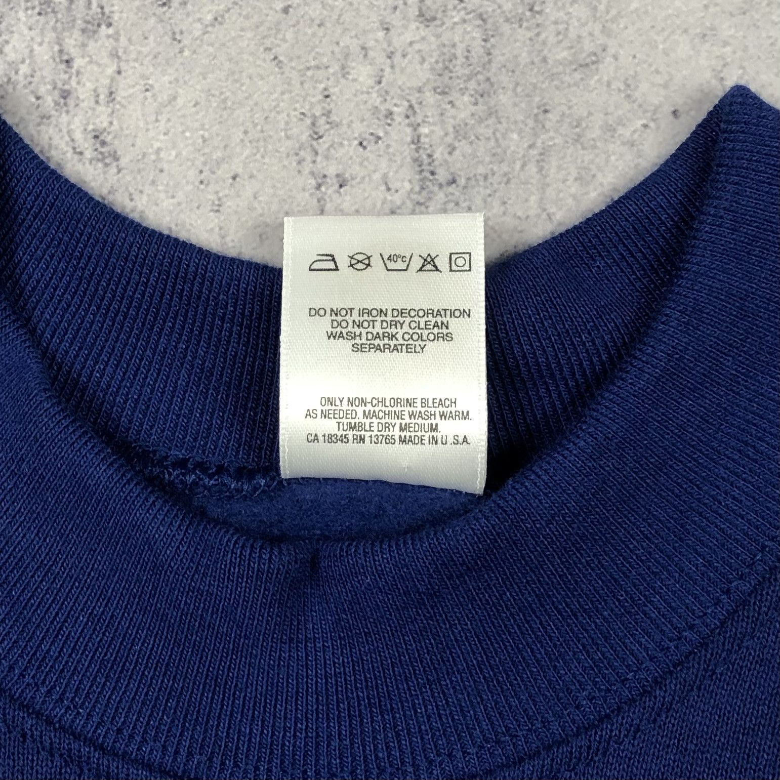 Fruit Of The Loom Vintage 90s Fruit of the Loom Sweatshirt Size US XL / EU 56 / 4 - 8 Thumbnail