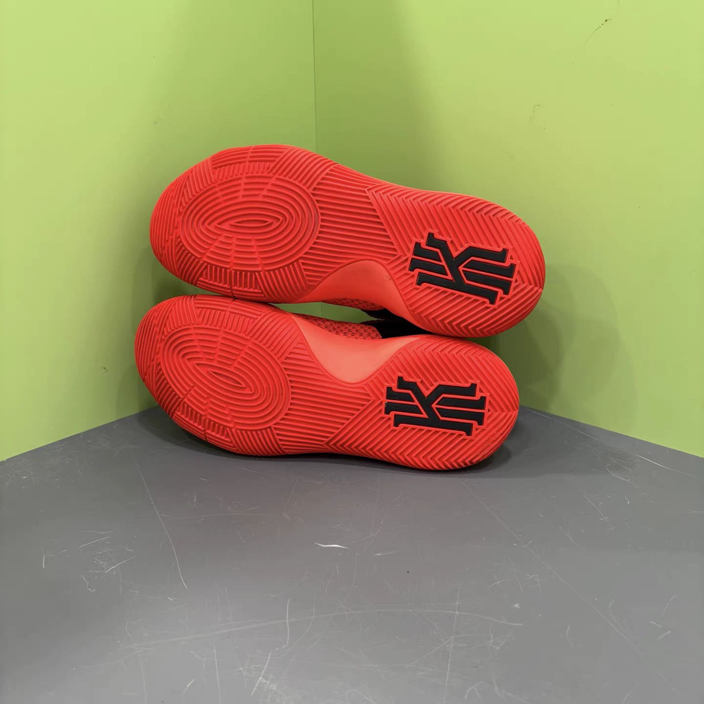Nike Nike Kyrie 2 Basketball Shoes K15 Size US 9 / EU 42 - 8 Thumbnail