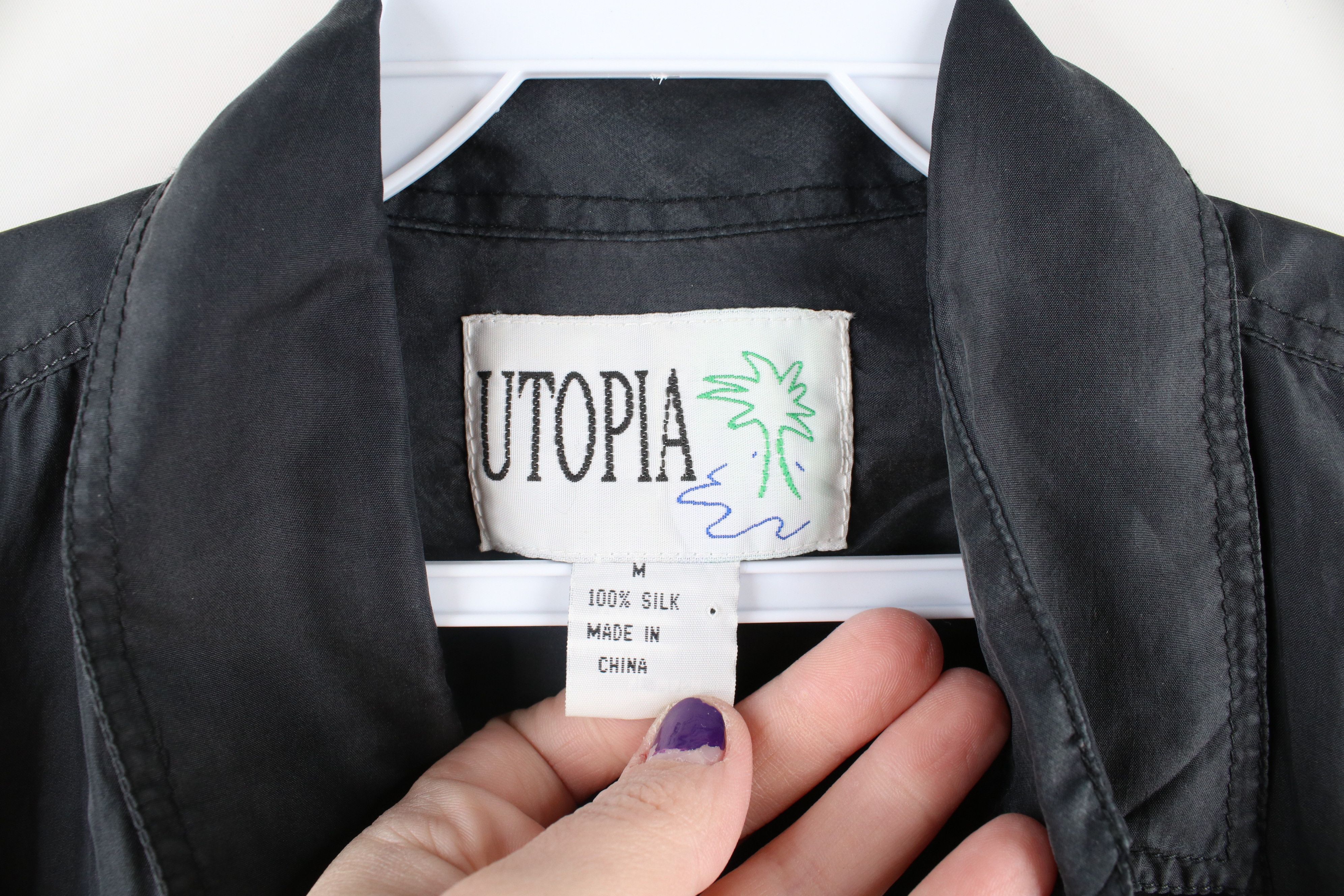 Vintage Vintage 90s Streetwear Fit Silk Collared Button Shirt Black Size US M / EU 48-50 / 2 - 4 Thumbnail