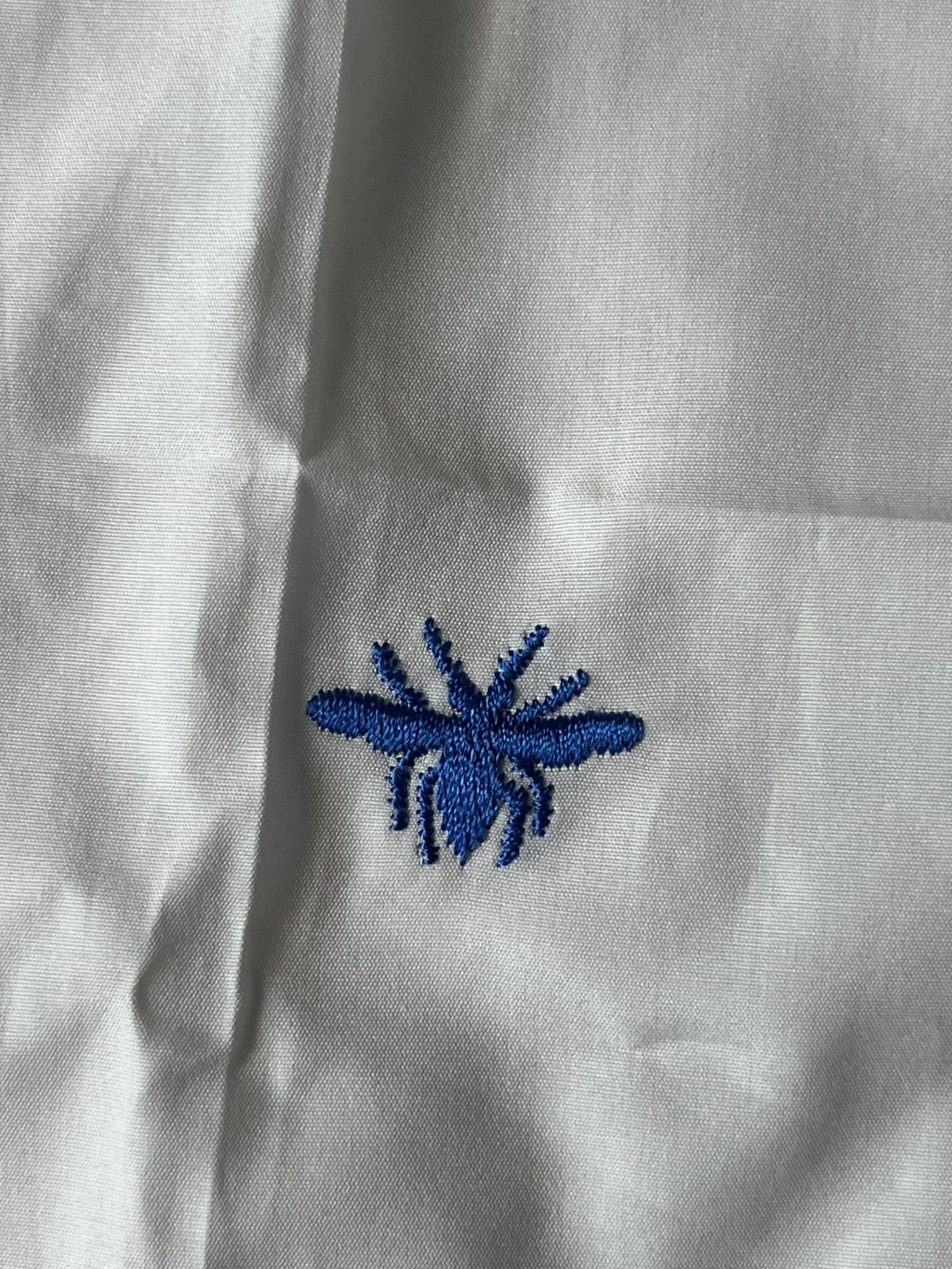 Dior Dior White/Blue Woven Bee embroidered Applique Button Shirt Size XXS / US 00 / IT 34 - 3 Thumbnail