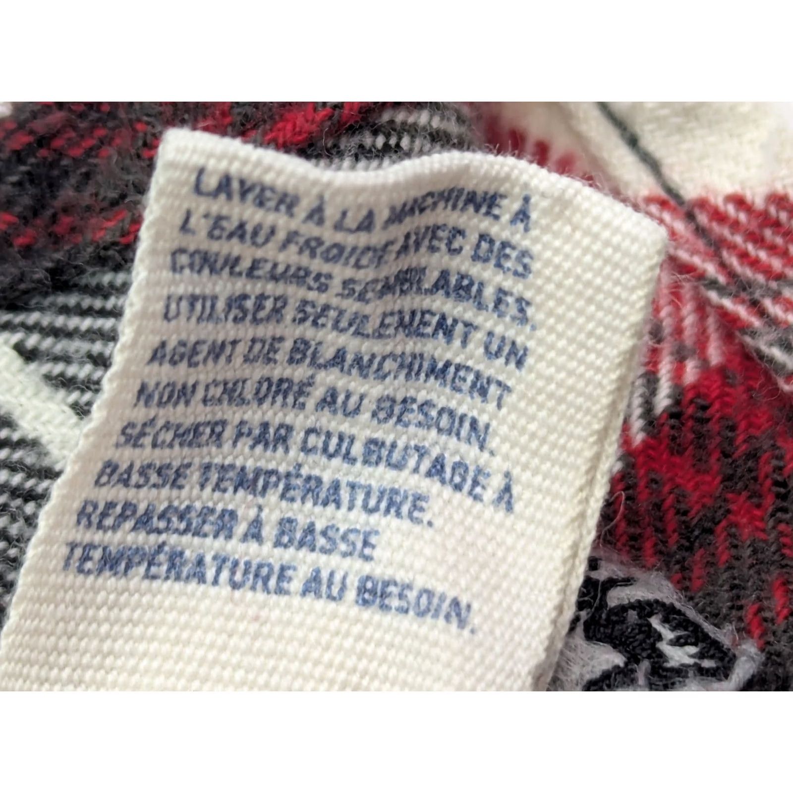 American Eagle Outfitters American Eagle Outfitters Plaid Cotton Flannel Shirt Men M Red Lightweight EUC Size US M / EU 48-50 / 2 - 5 Thumbnail