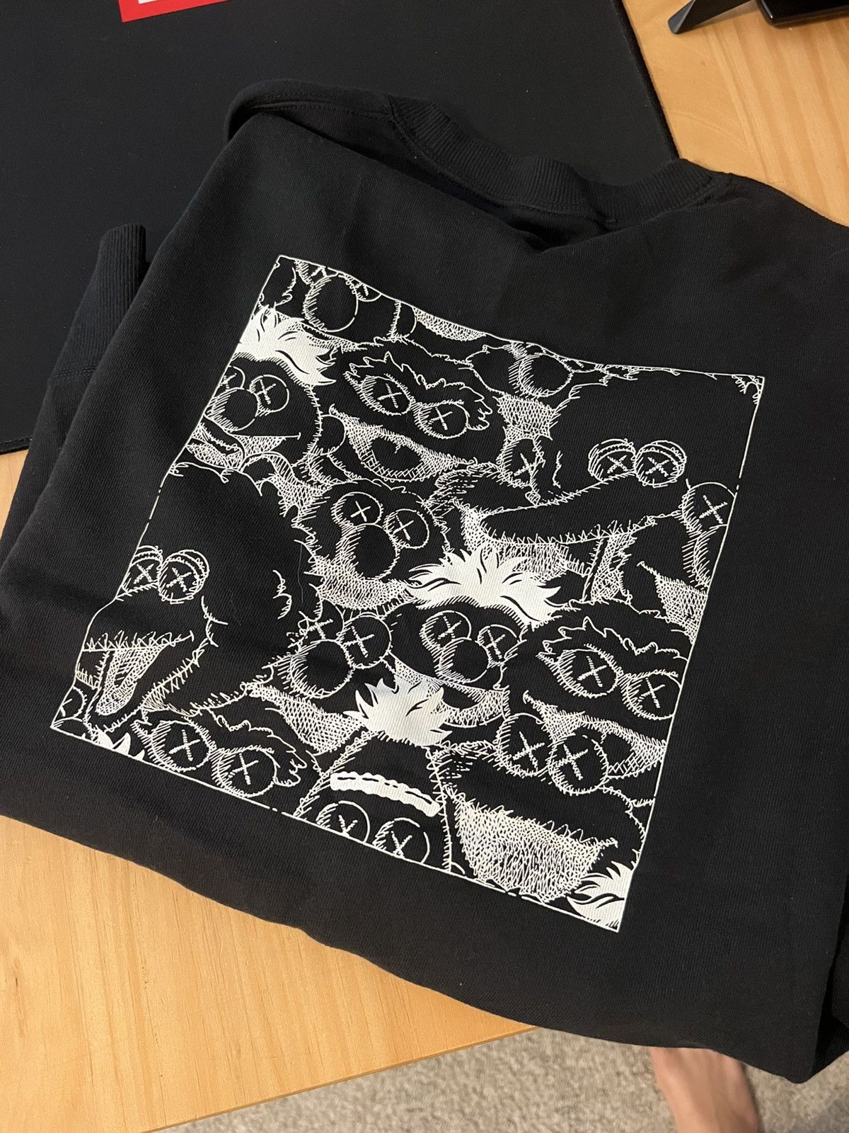 Kaws × Uniqlo KAWS x Uniqlo x Sesame Street Sweatshirt – Black – NWT Size US M / EU 48-50 / 2 - 5 Thumbnail